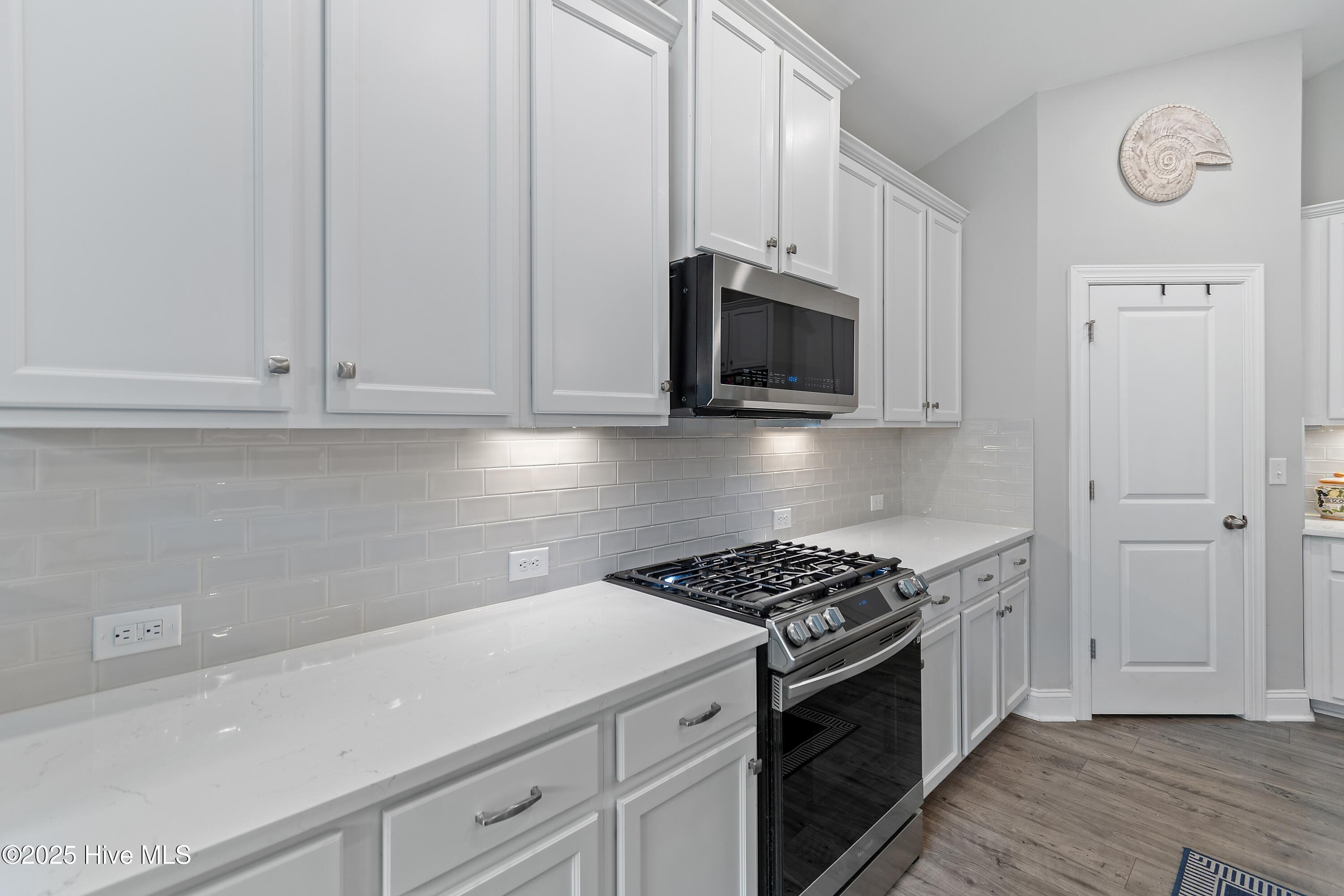 100527961 | Photo 15