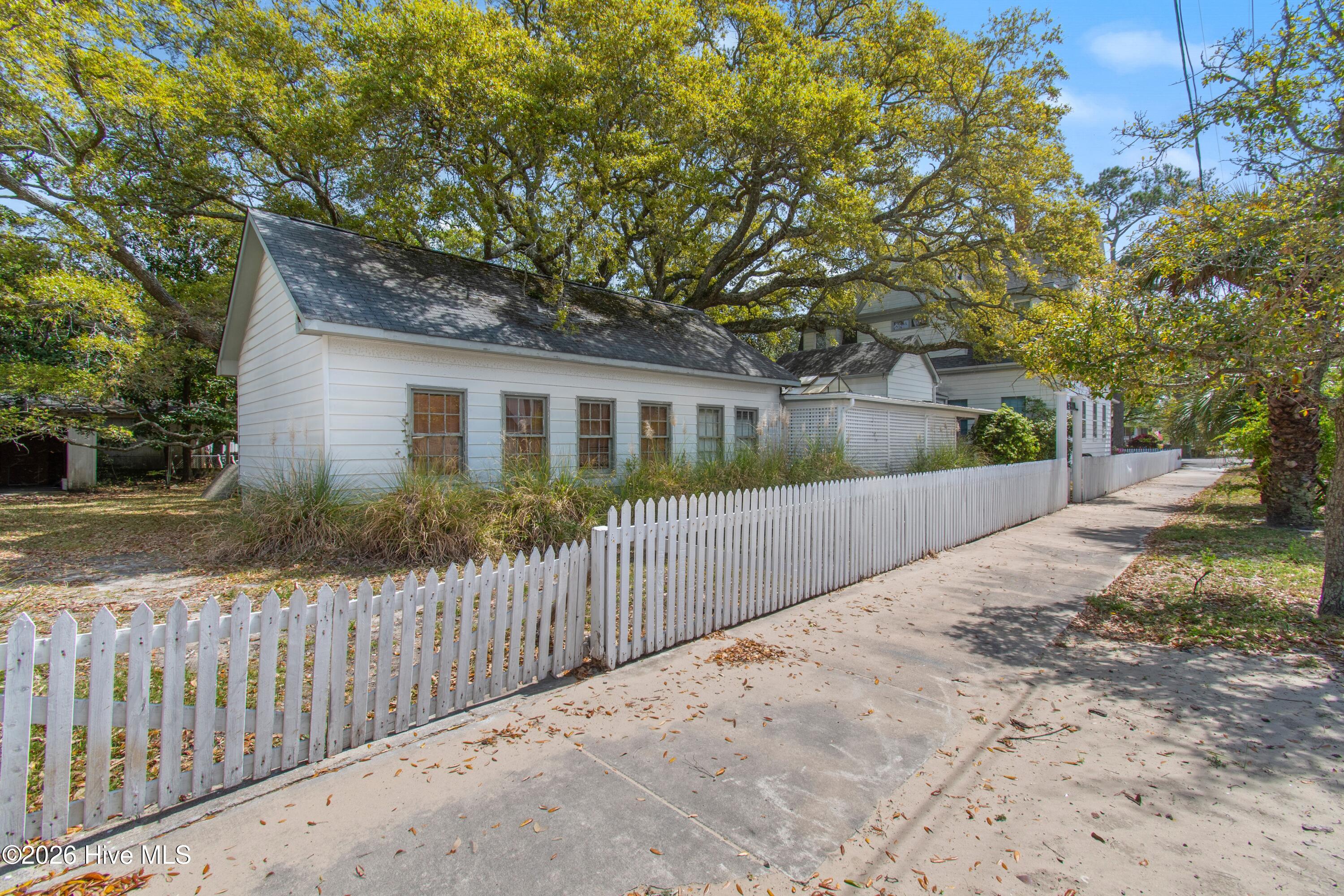 100566206 | Photo 16