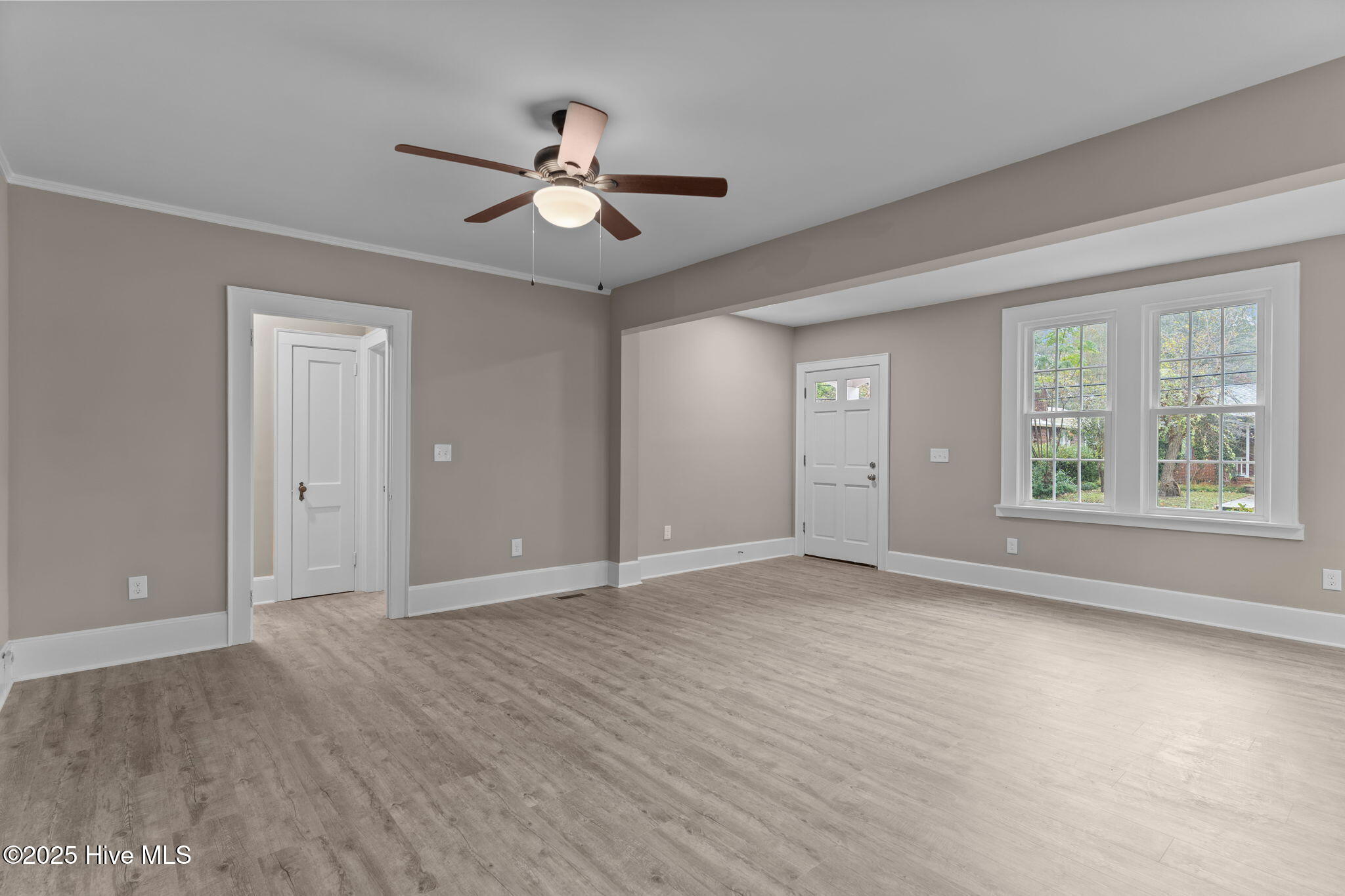 100542259 | Photo 10