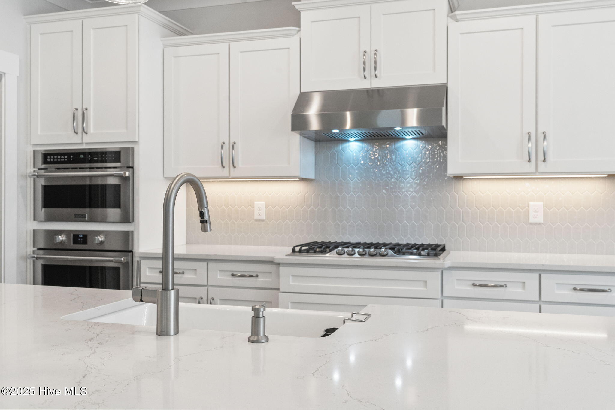 100485304 | Photo 12