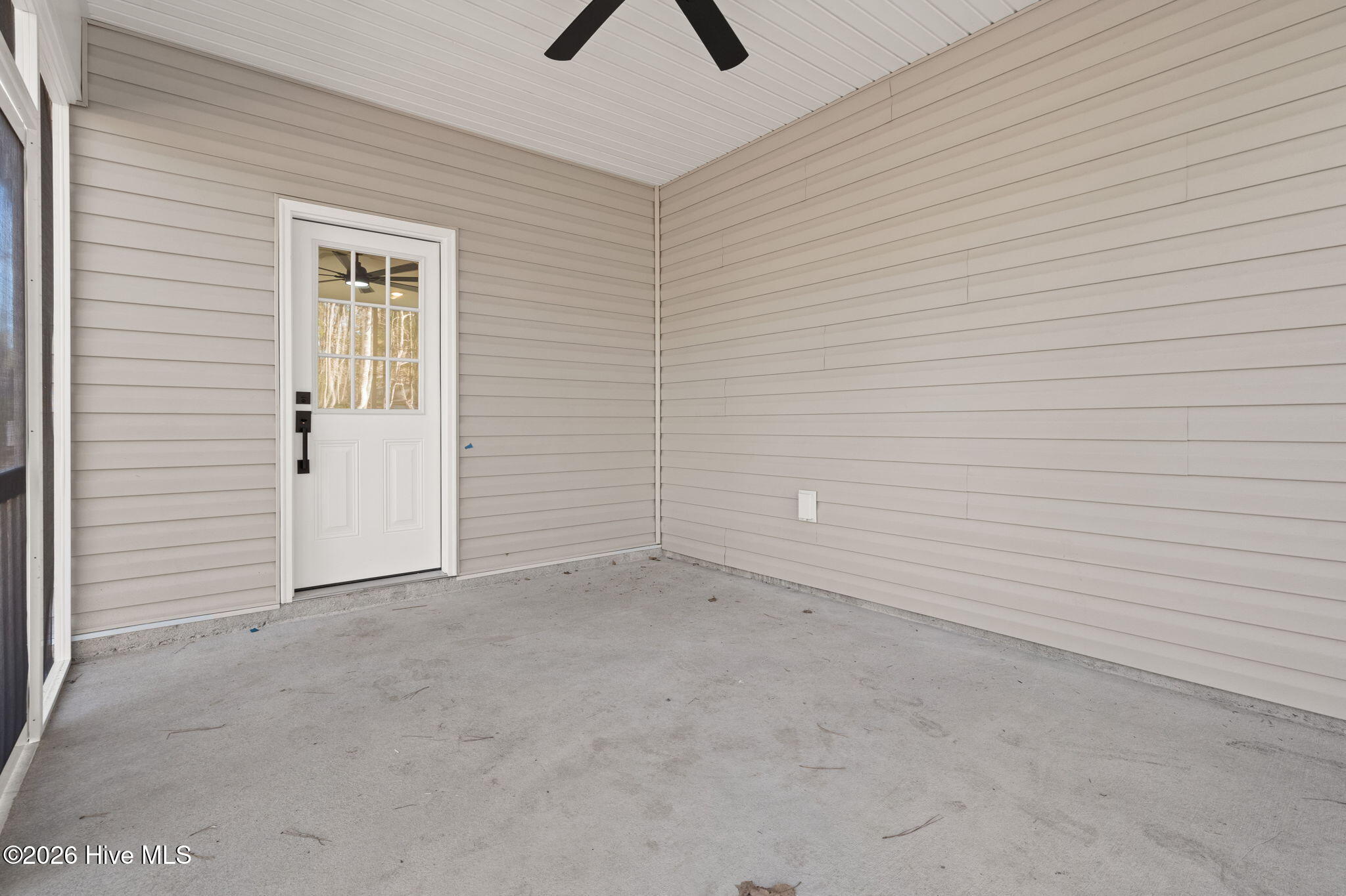 100528197 | Photo 36