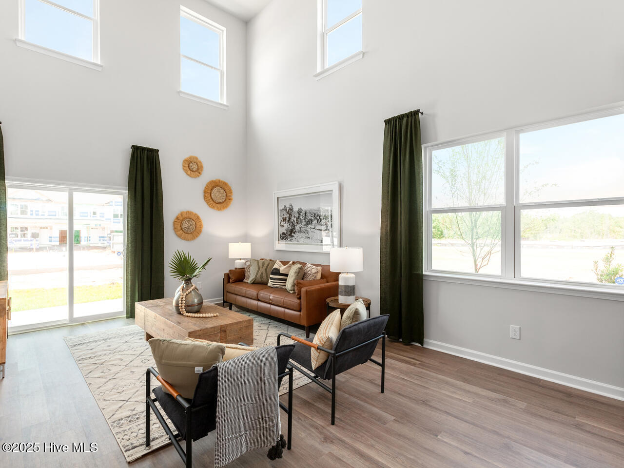 100490831 | Photo 14