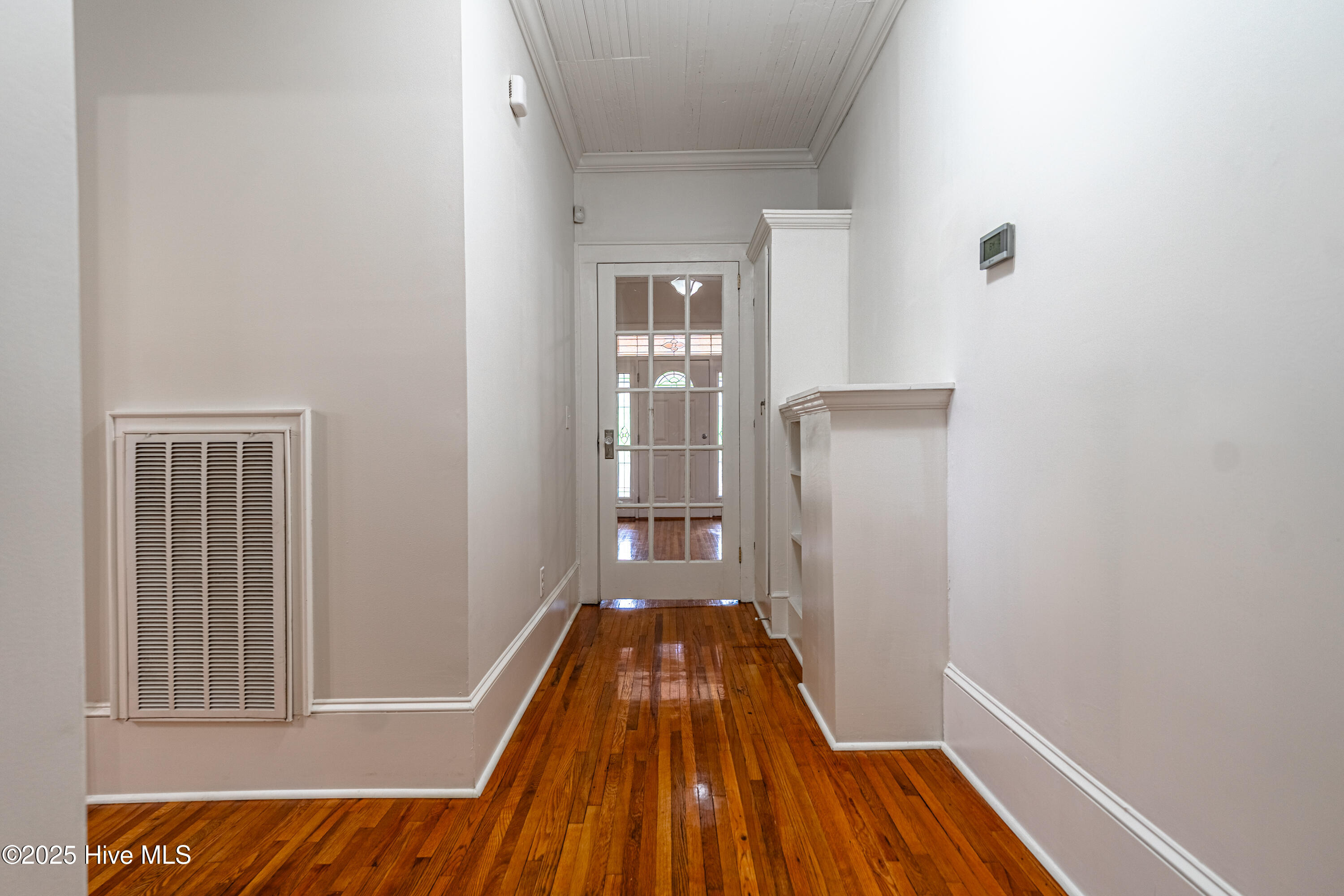 100543227 | Photo 34