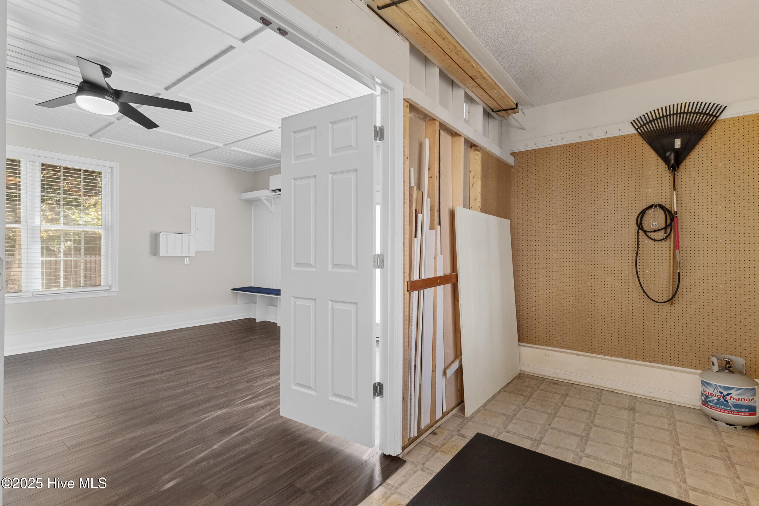 100541040 | Photo 32