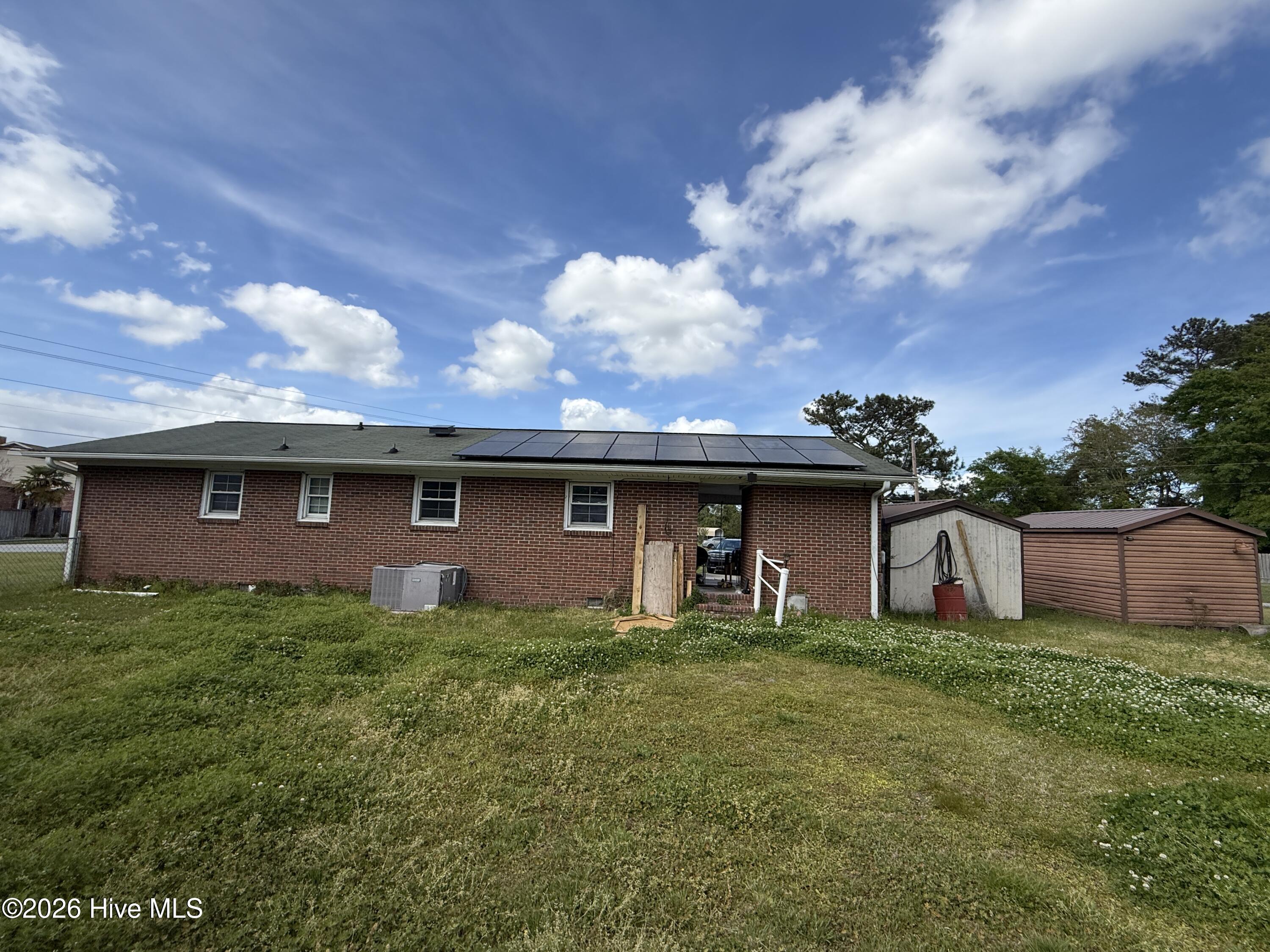 100567135 | Photo 18