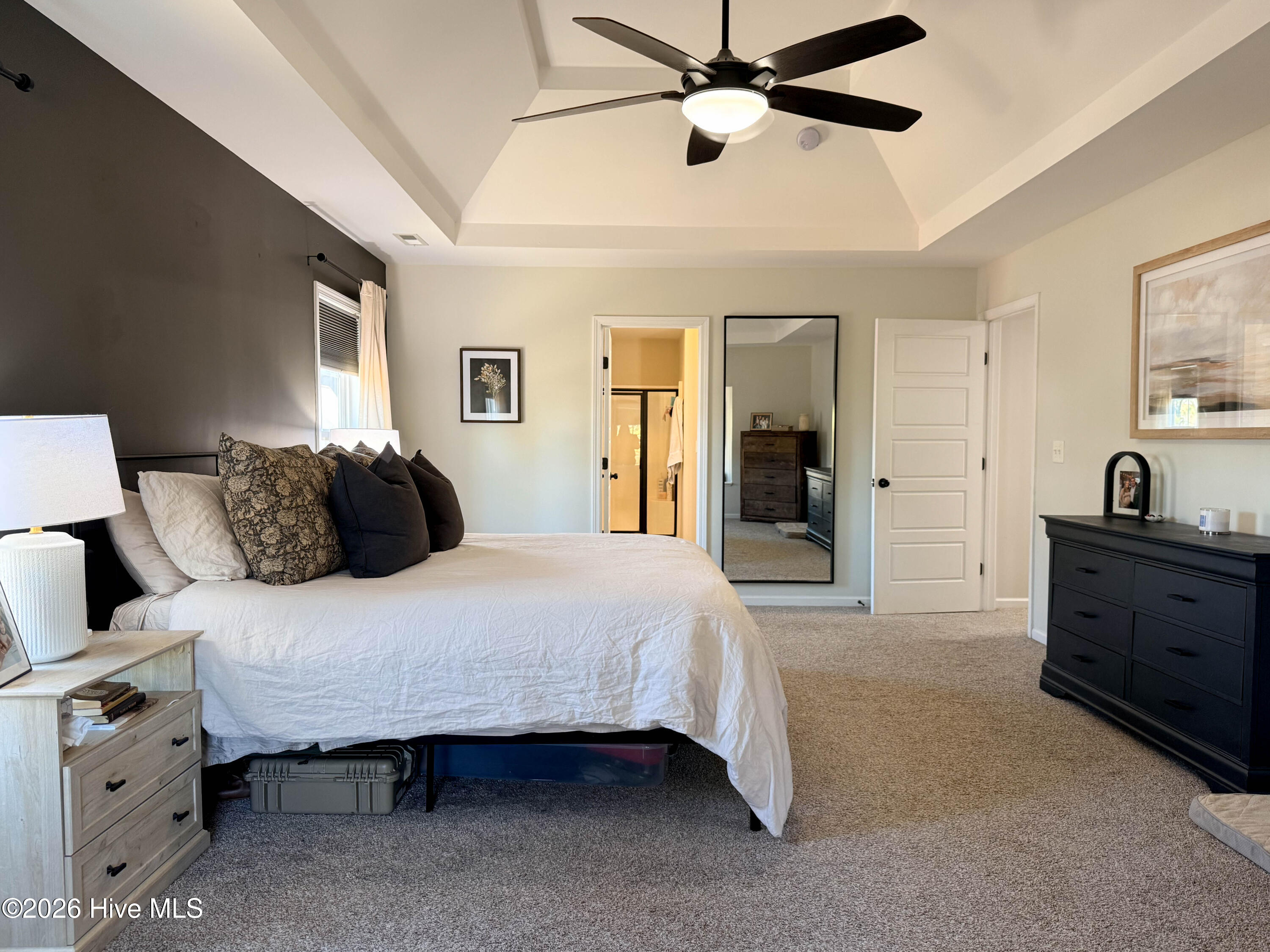 100551828 | Photo 36