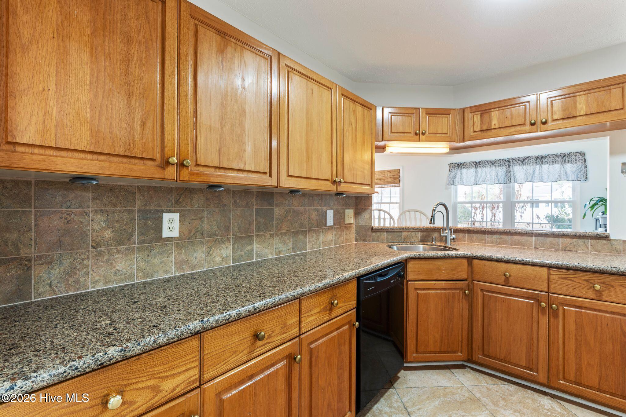 100550579 | Photo 20