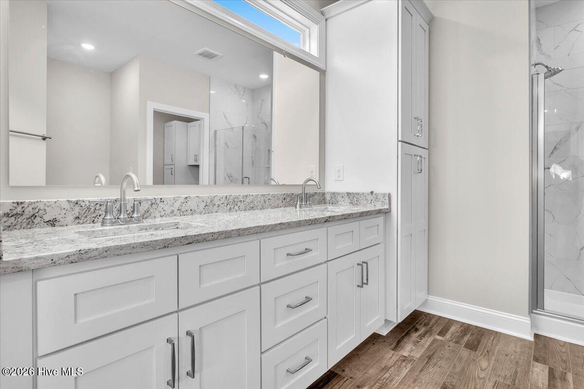 100551453 | Photo 27