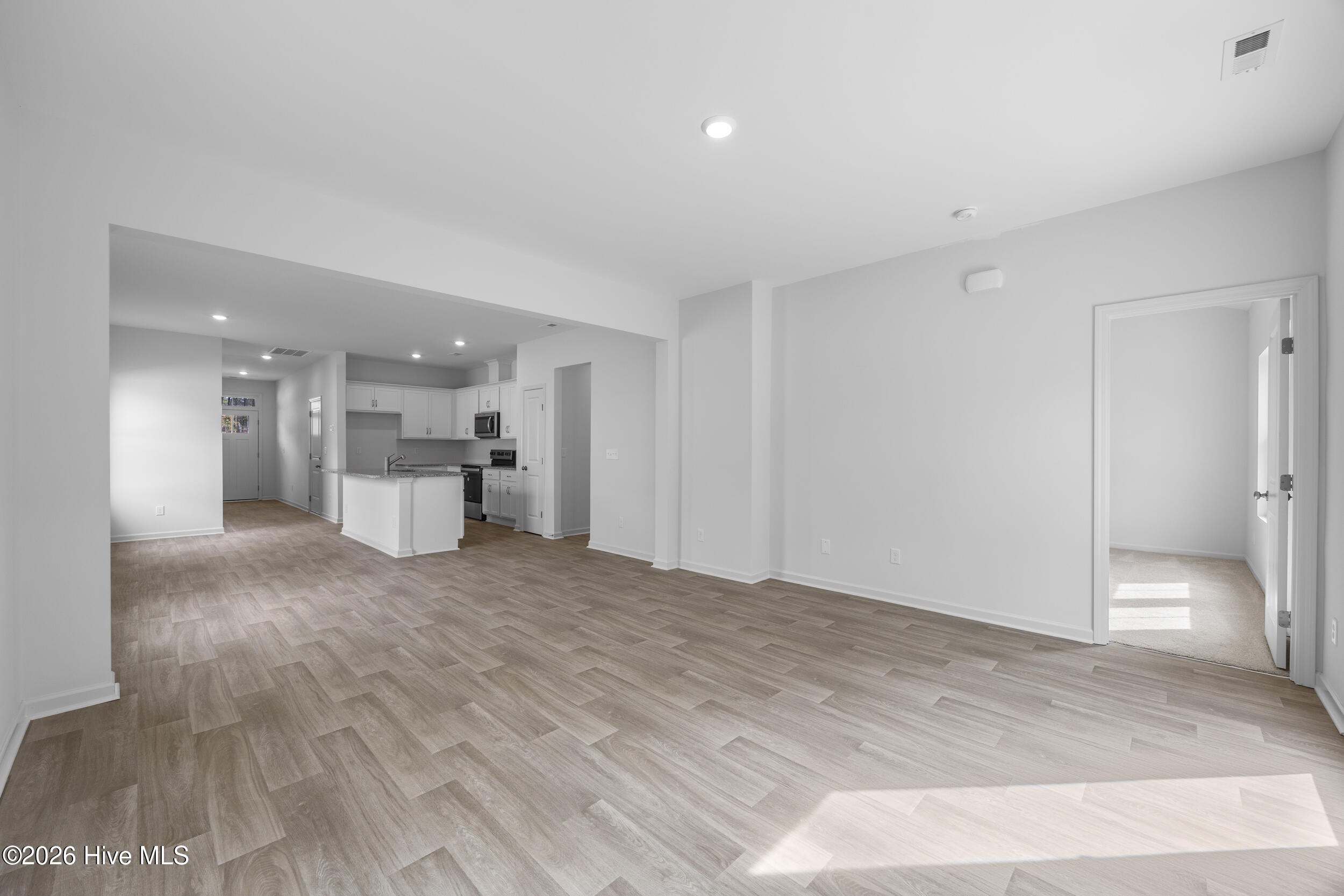 100541173 | Photo 10