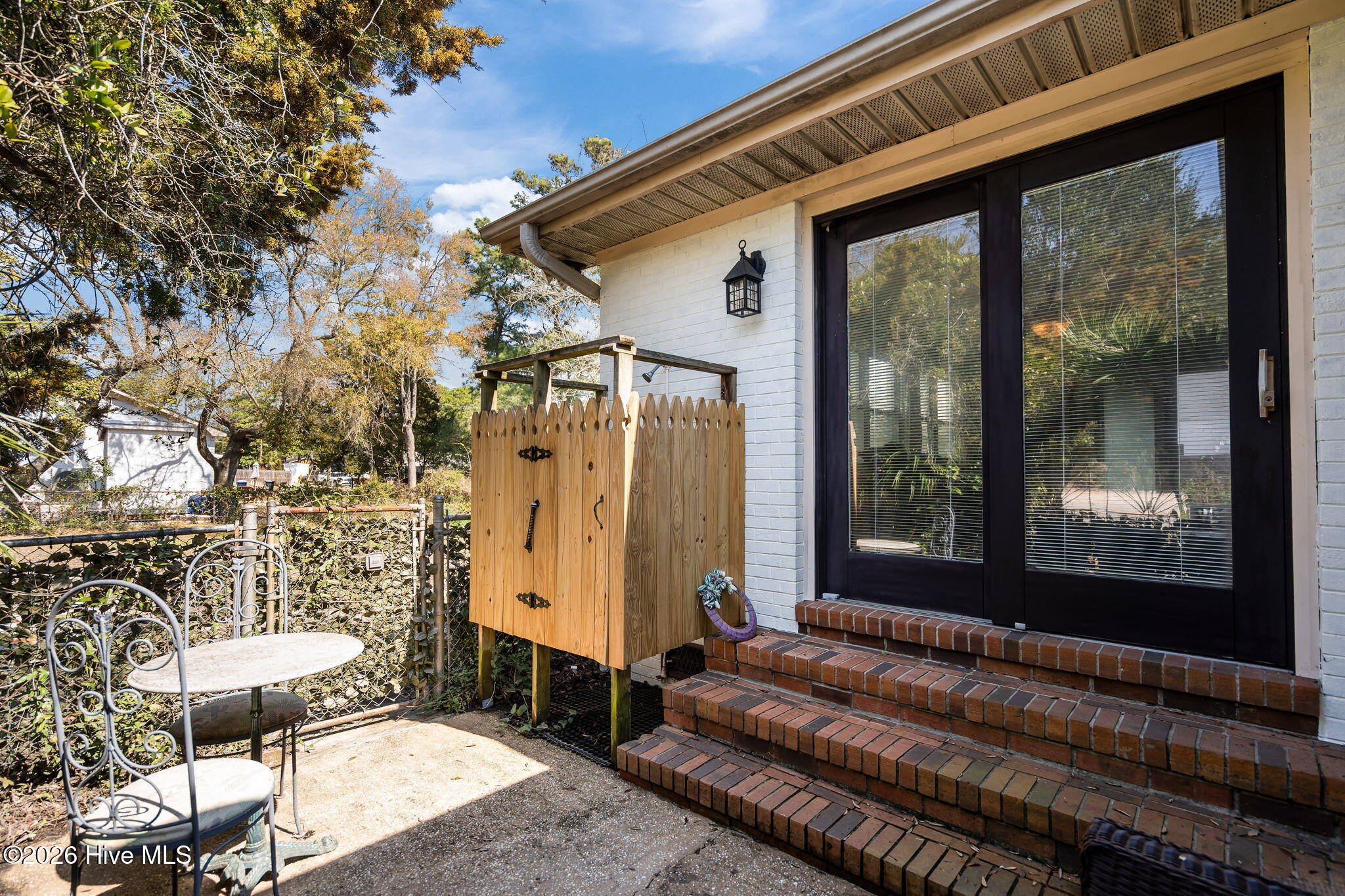 100560158 | Photo 38