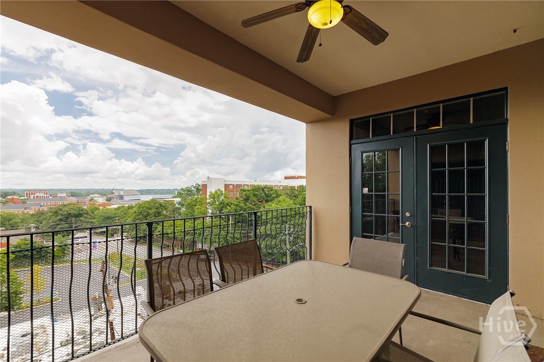 494 Baxter Street 32