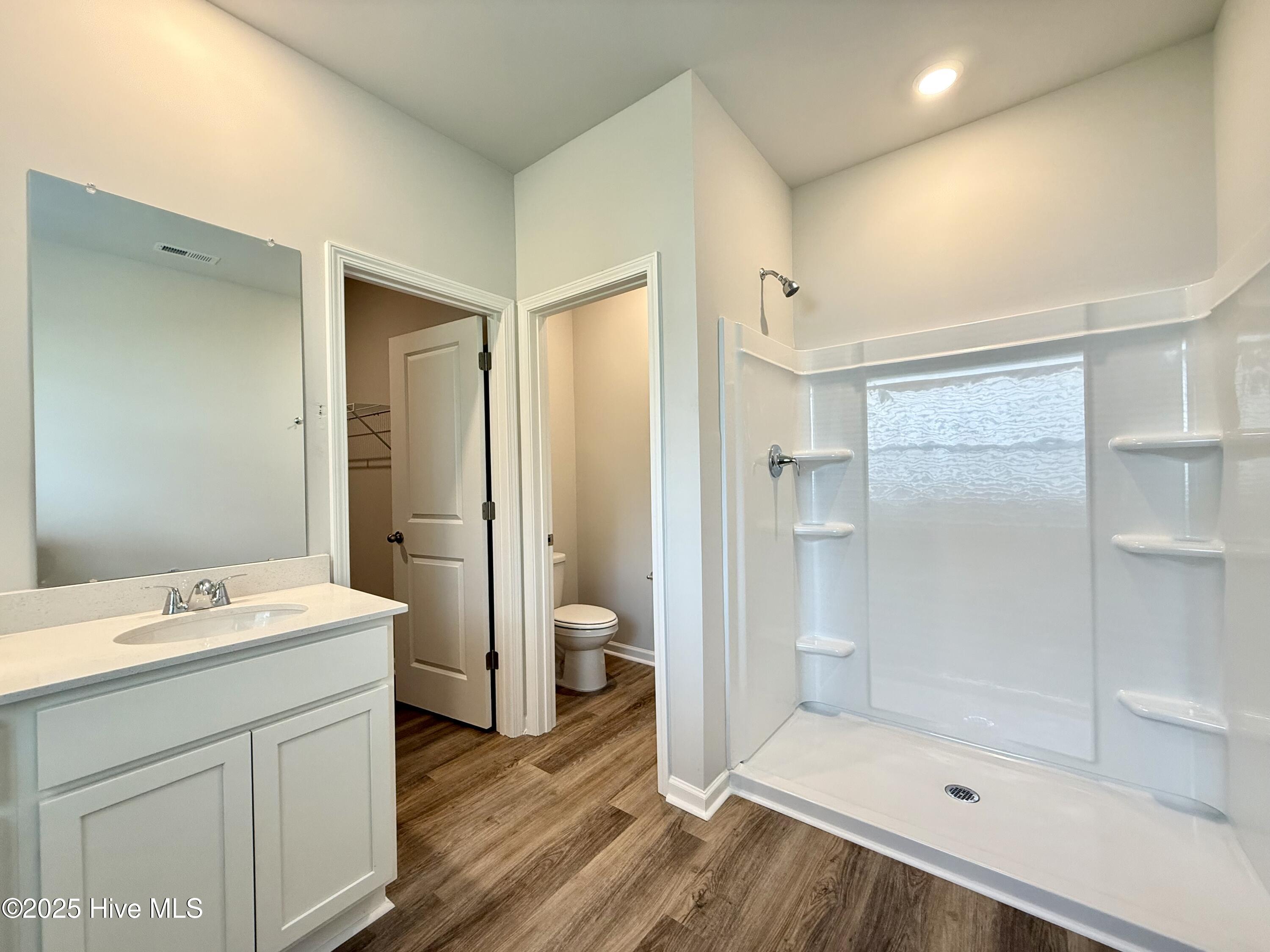 100525072 | Photo 10