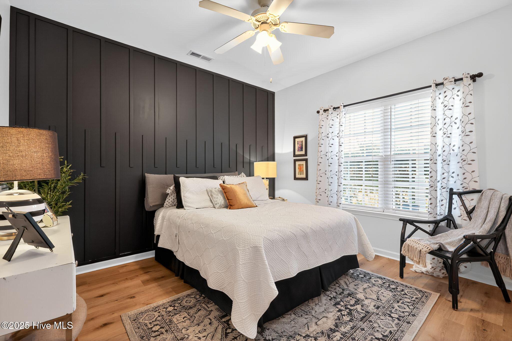 100539359 | Photo 22