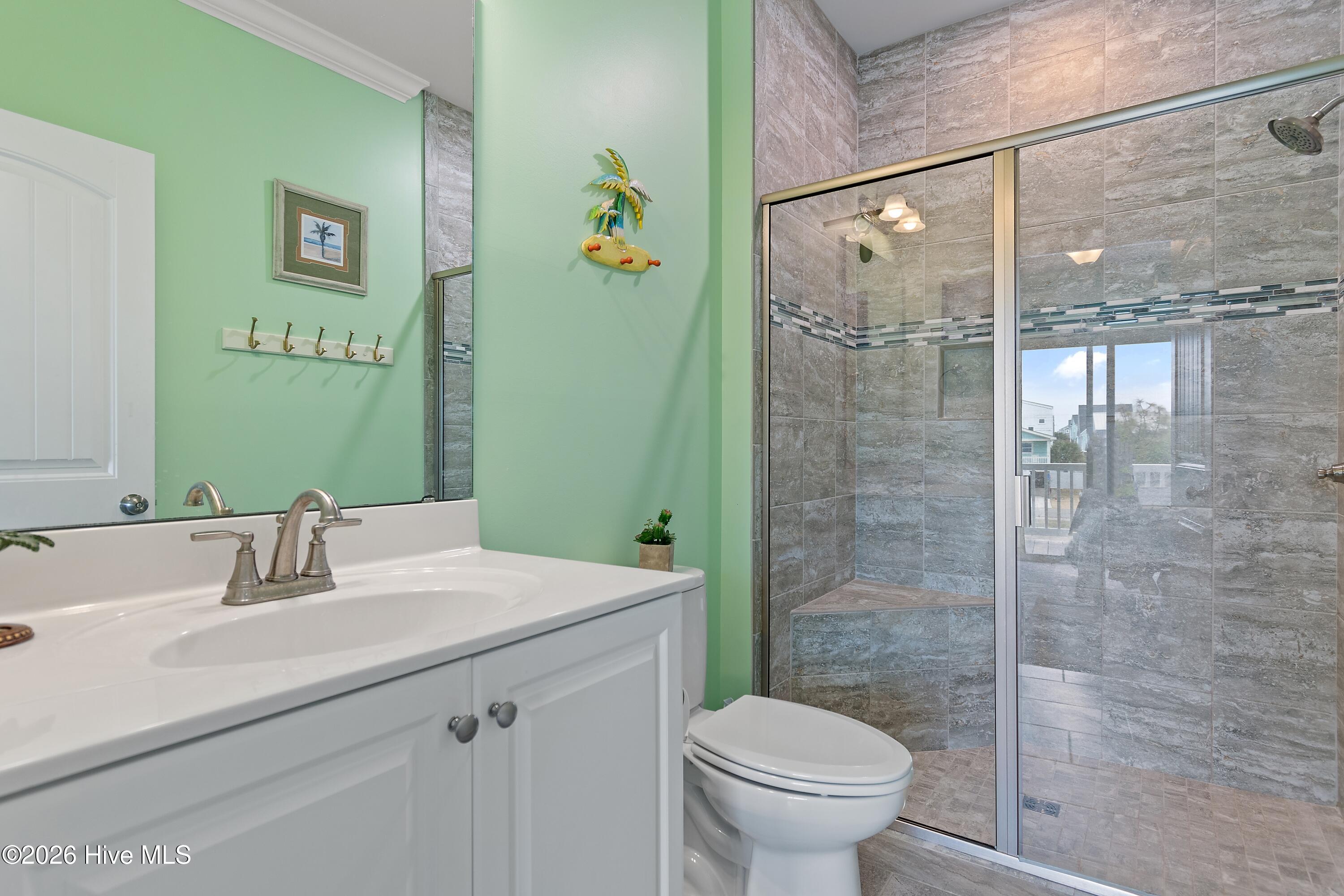 100555702 | Photo 33