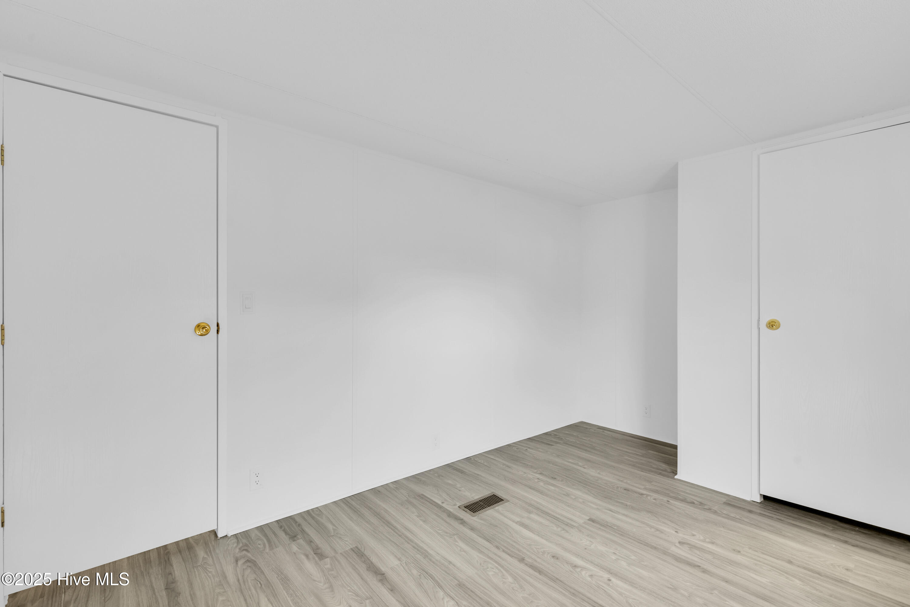 100539663 | Photo 27