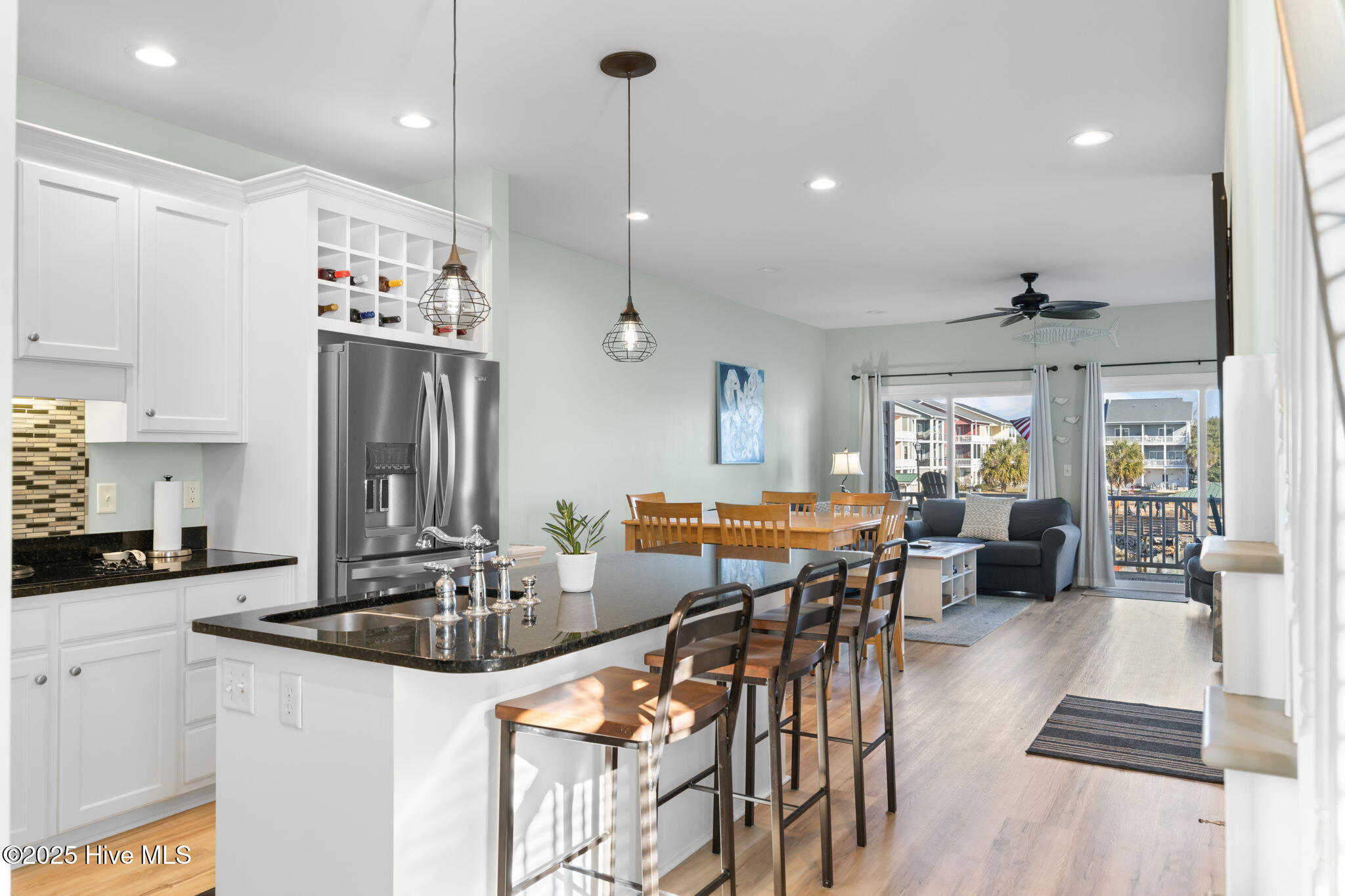 100526205 | Photo 70