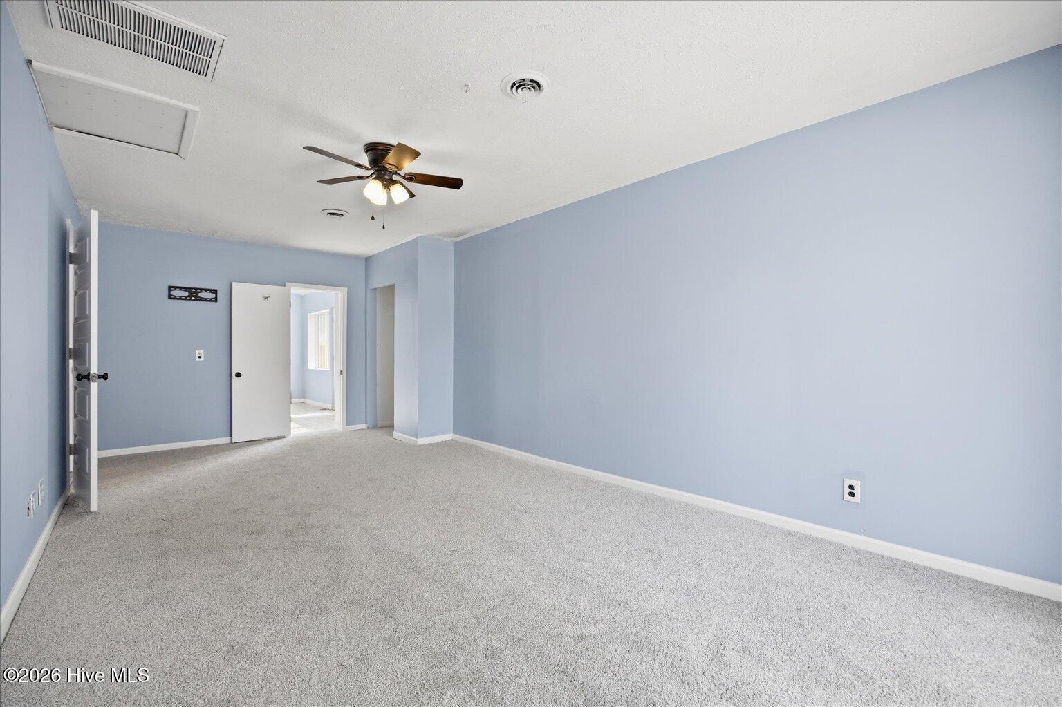 100555957 | Photo 14