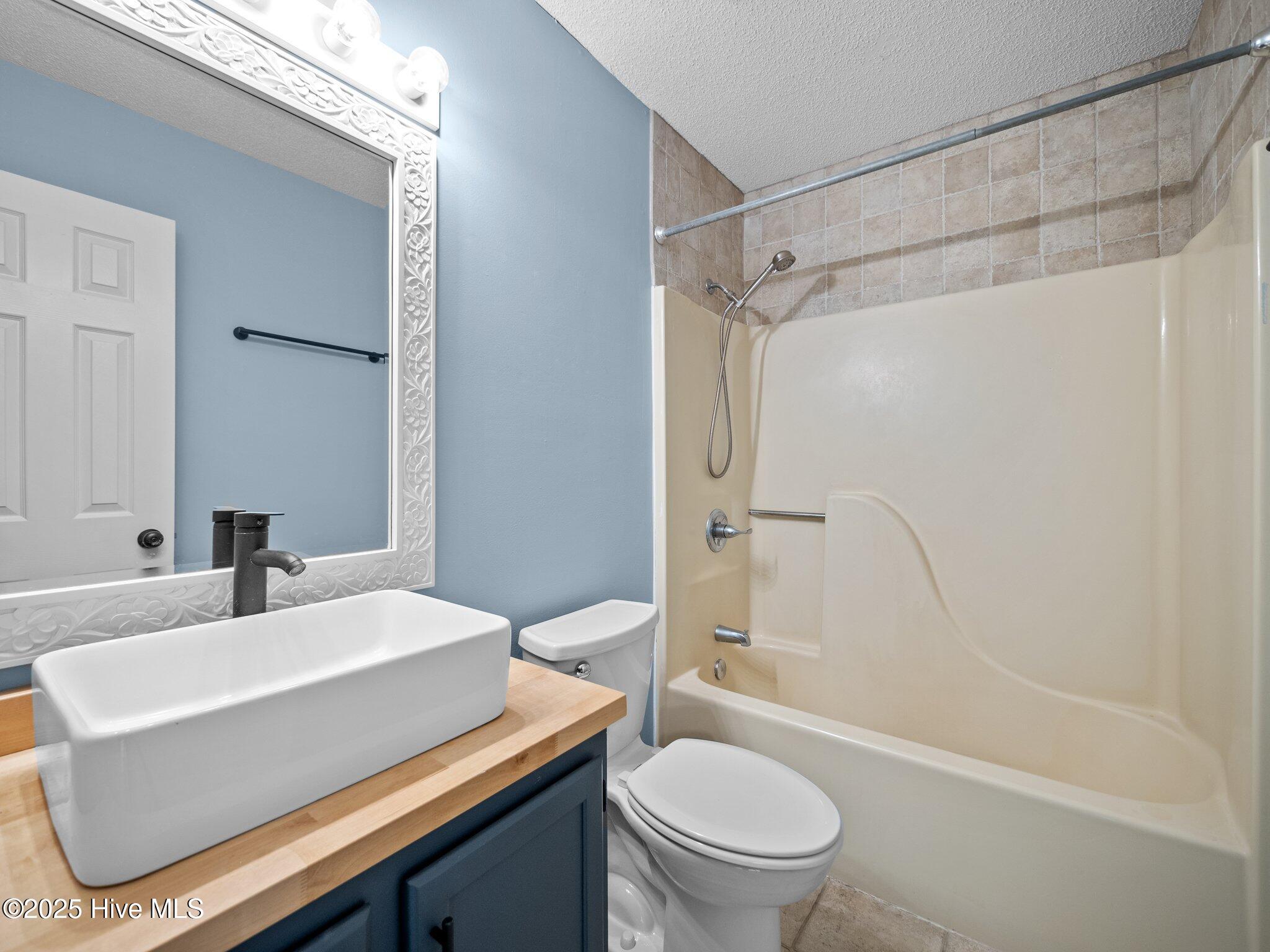 100559865 | Photo 23