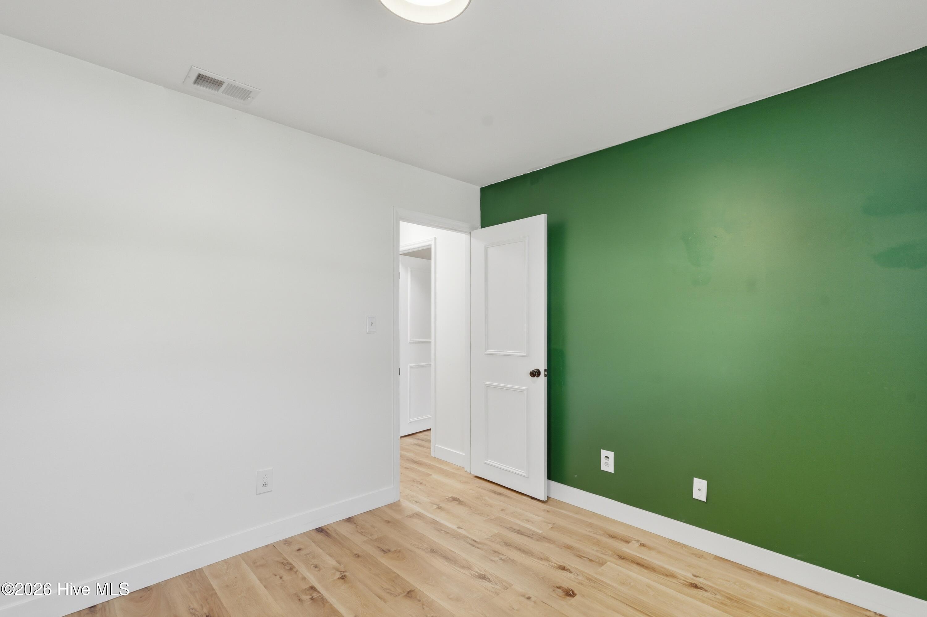 220 E Lakeridge Landing, Jacksonville, NC 28546 – photo 19: 220 E Lakeridge Landing _ 24