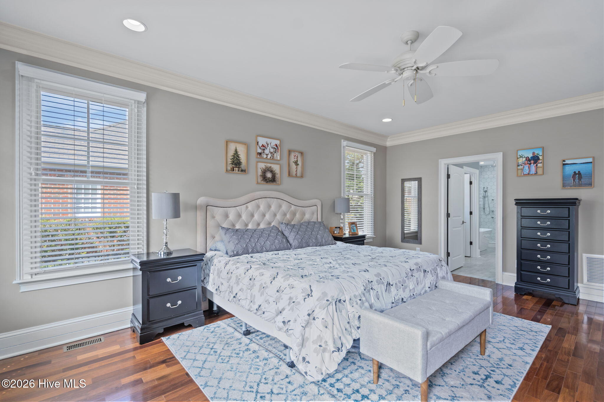 100561937 | Photo 39