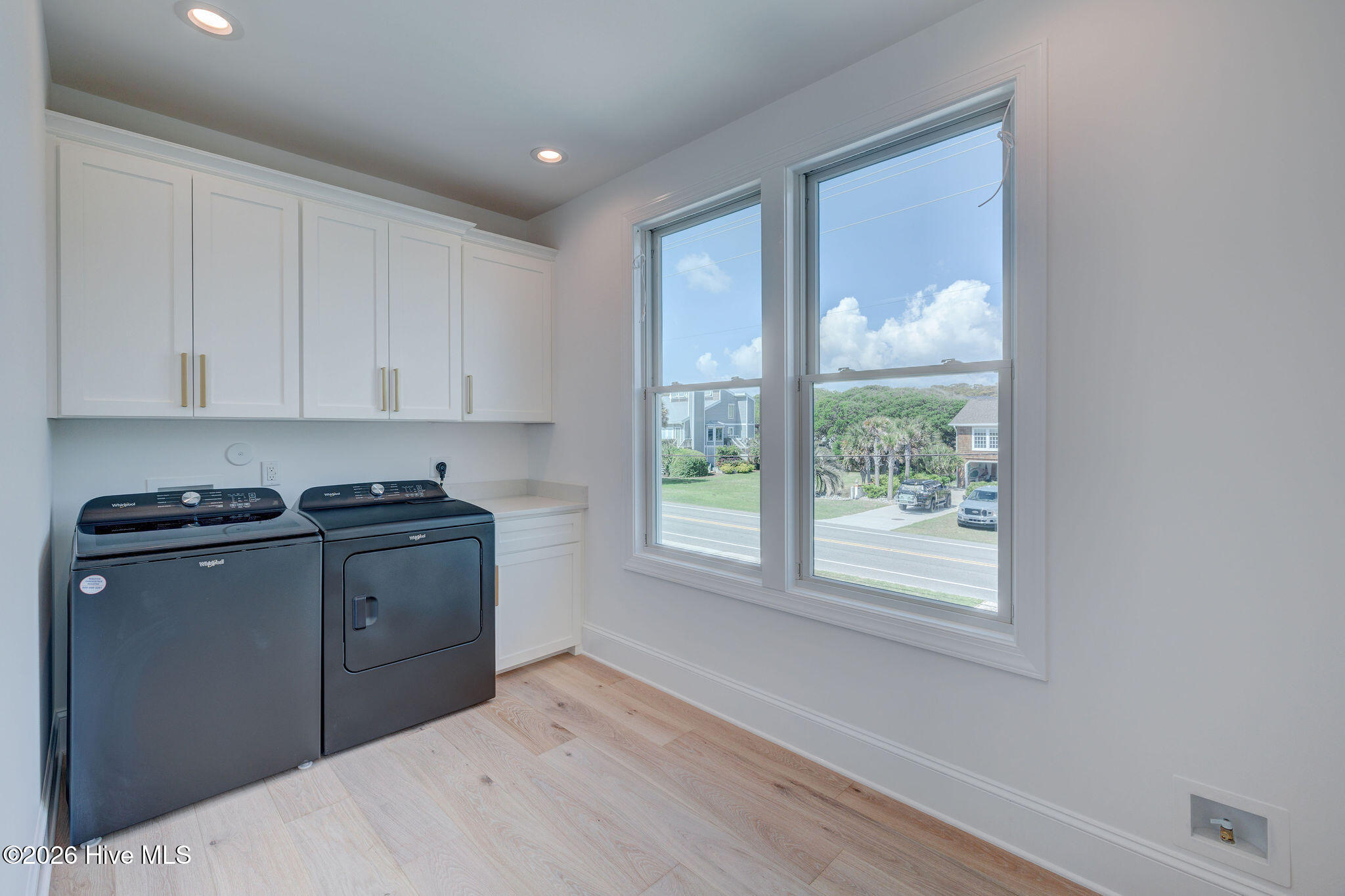 100556815 | Photo 25