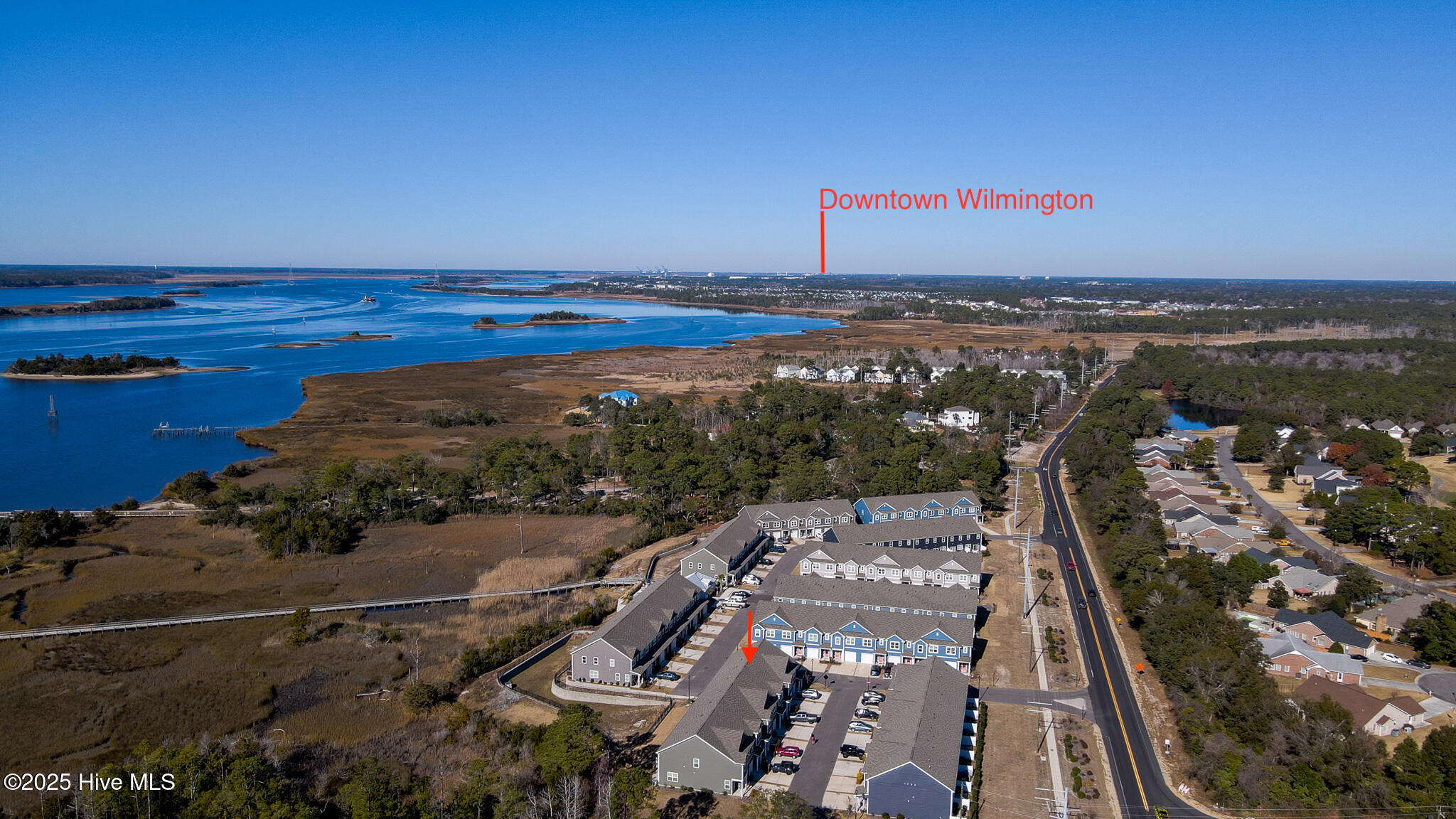 100545735 | Photo 10