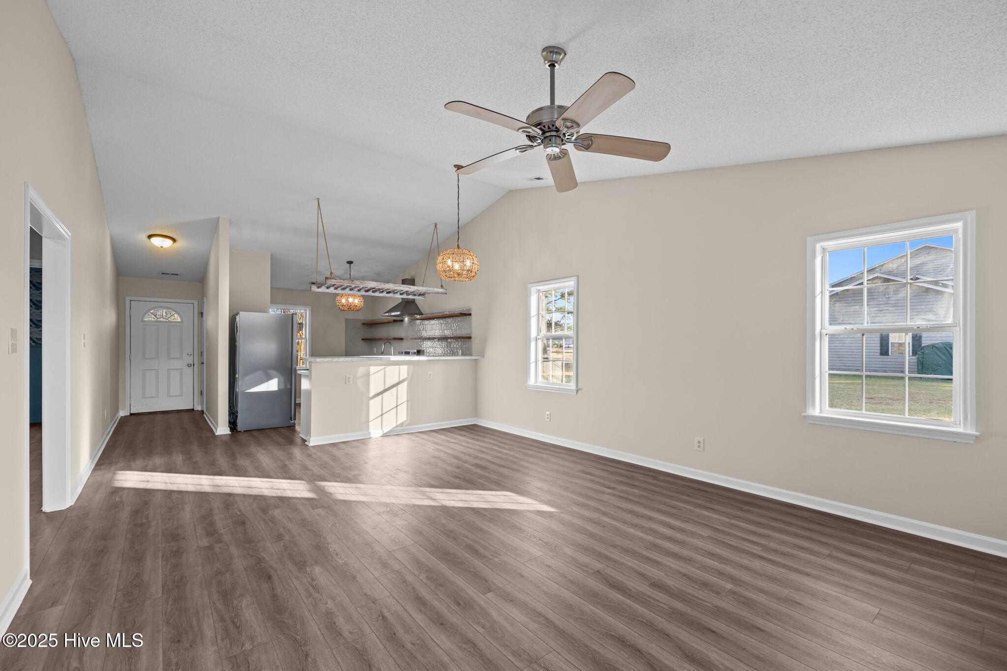 100542316 | Photo 19