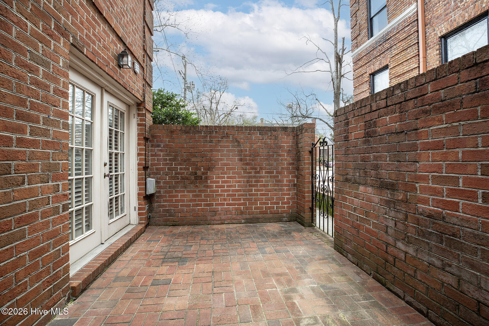 100555929 | Photo 28