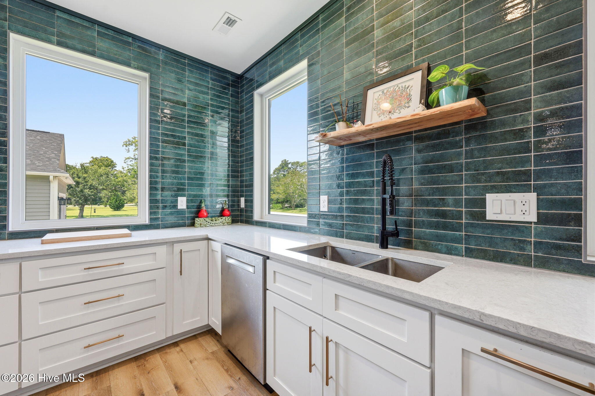 1106 Link Lane,Oriental