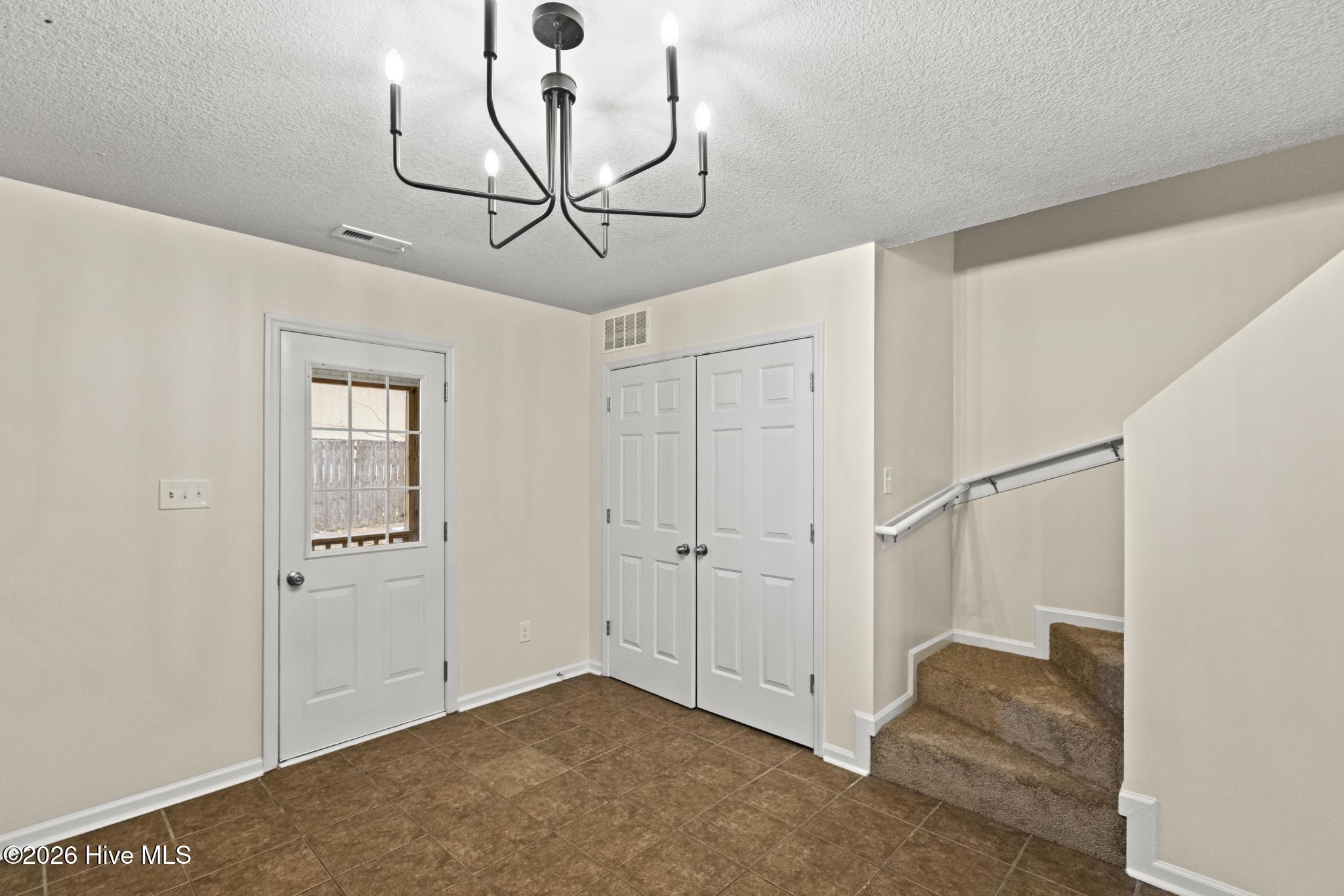 100564570 | Photo 14