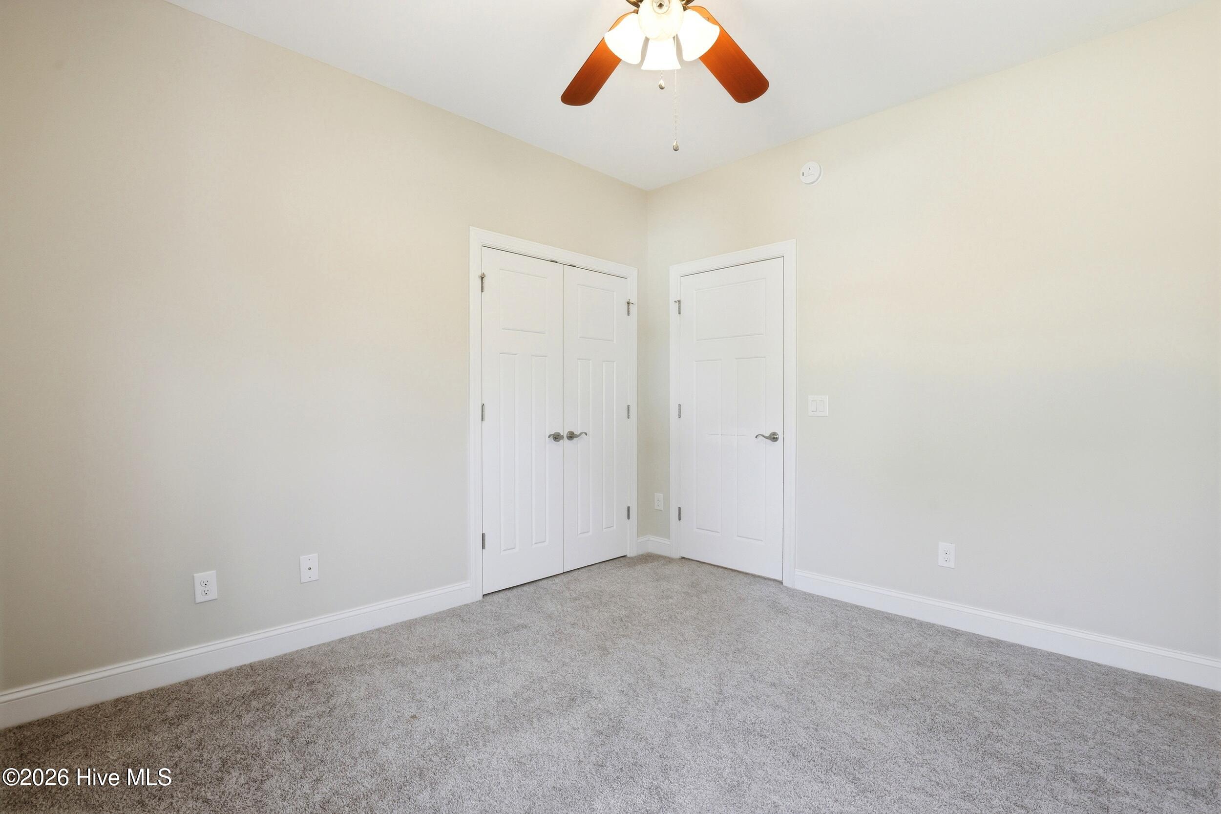 100569352 | Photo 43