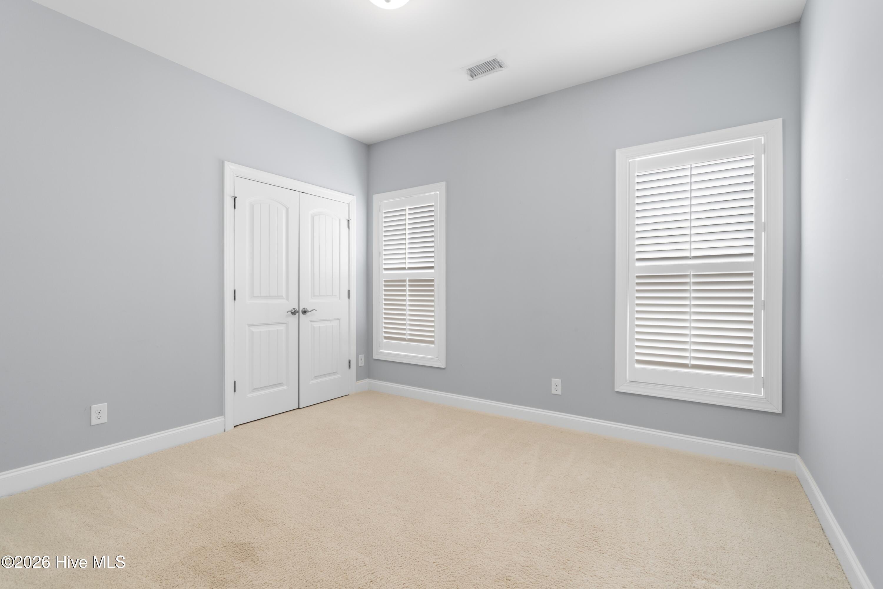 100549158 | Photo 24