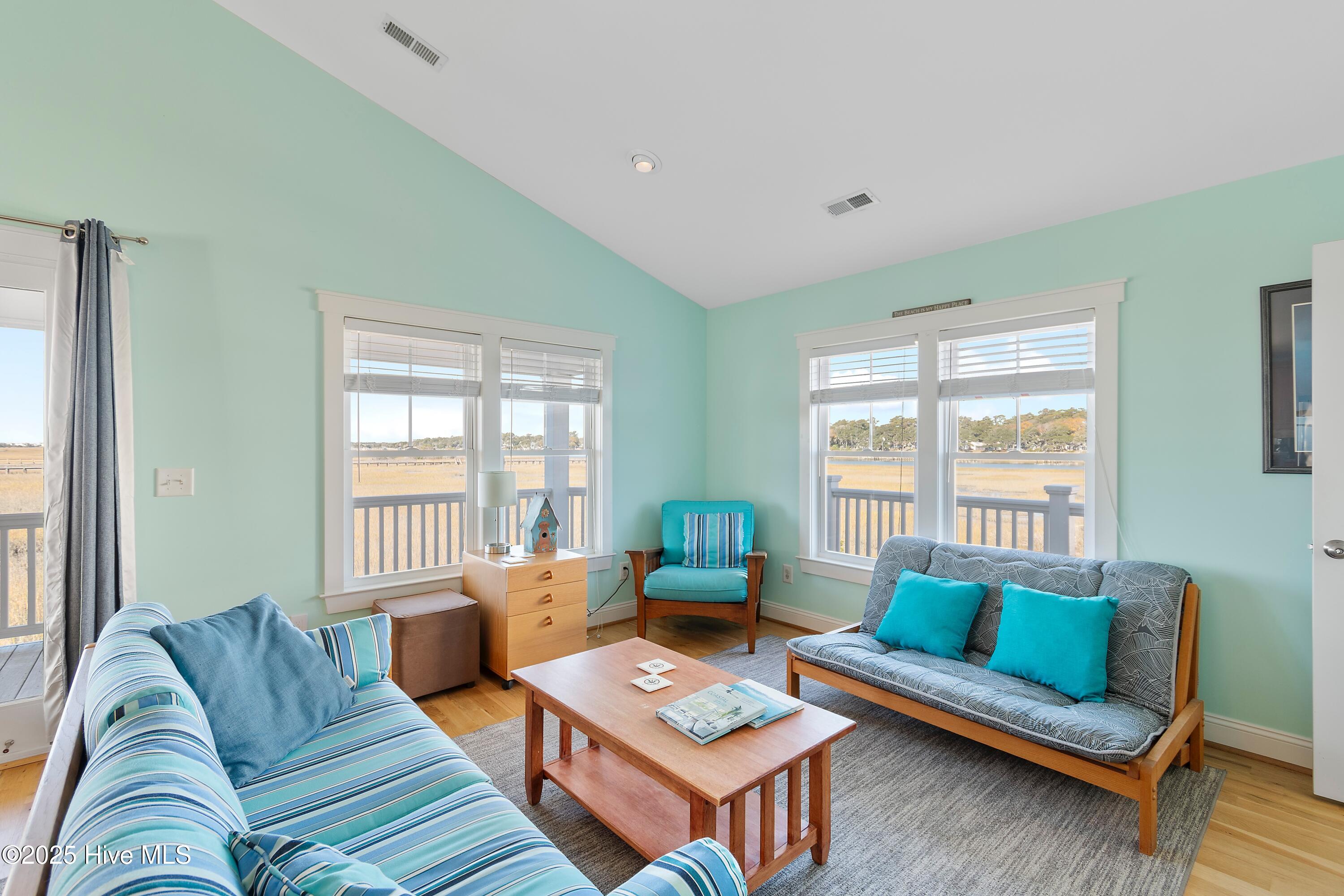 100541984 | Photo 14