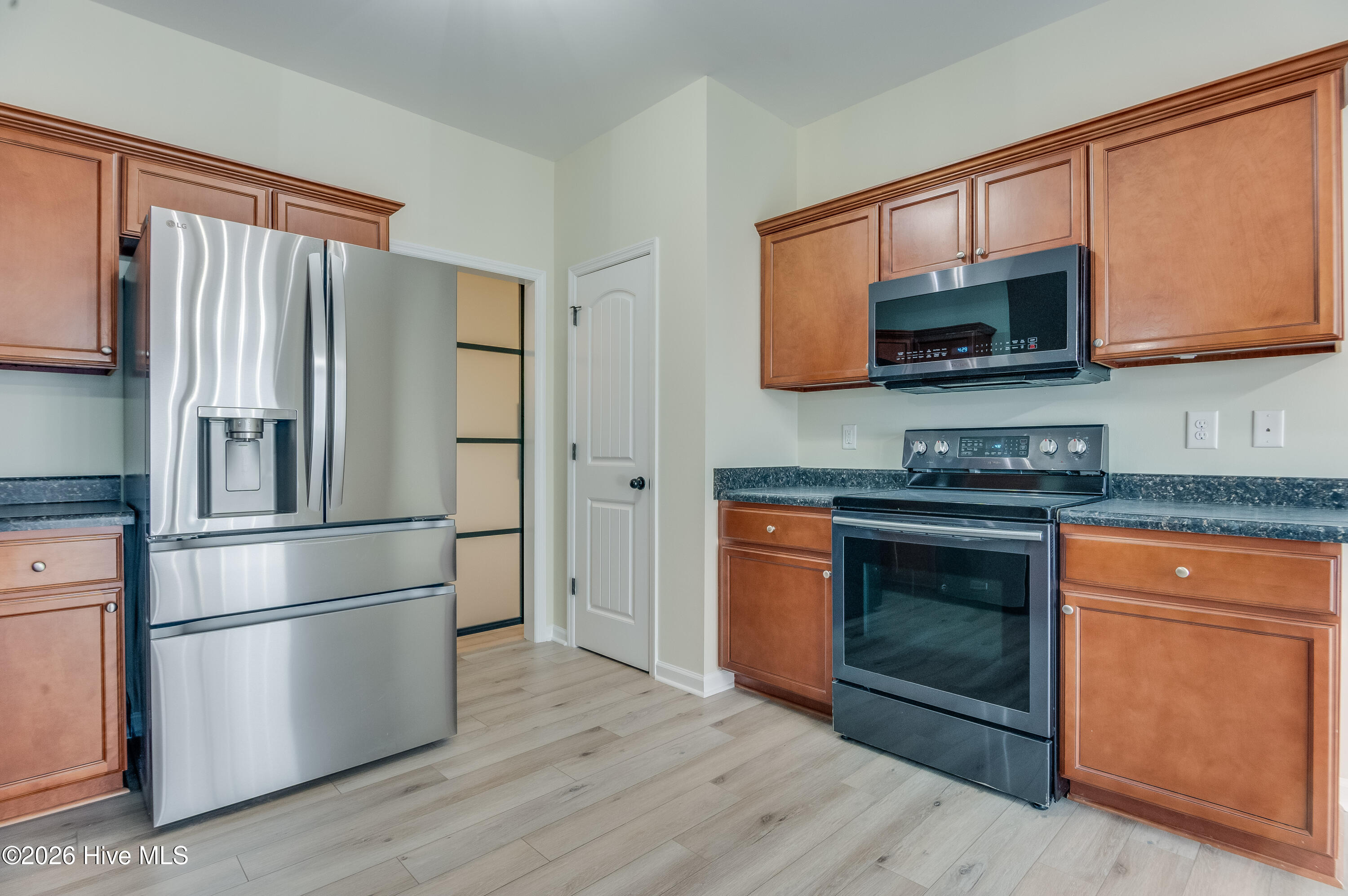 100545678 | Photo 17