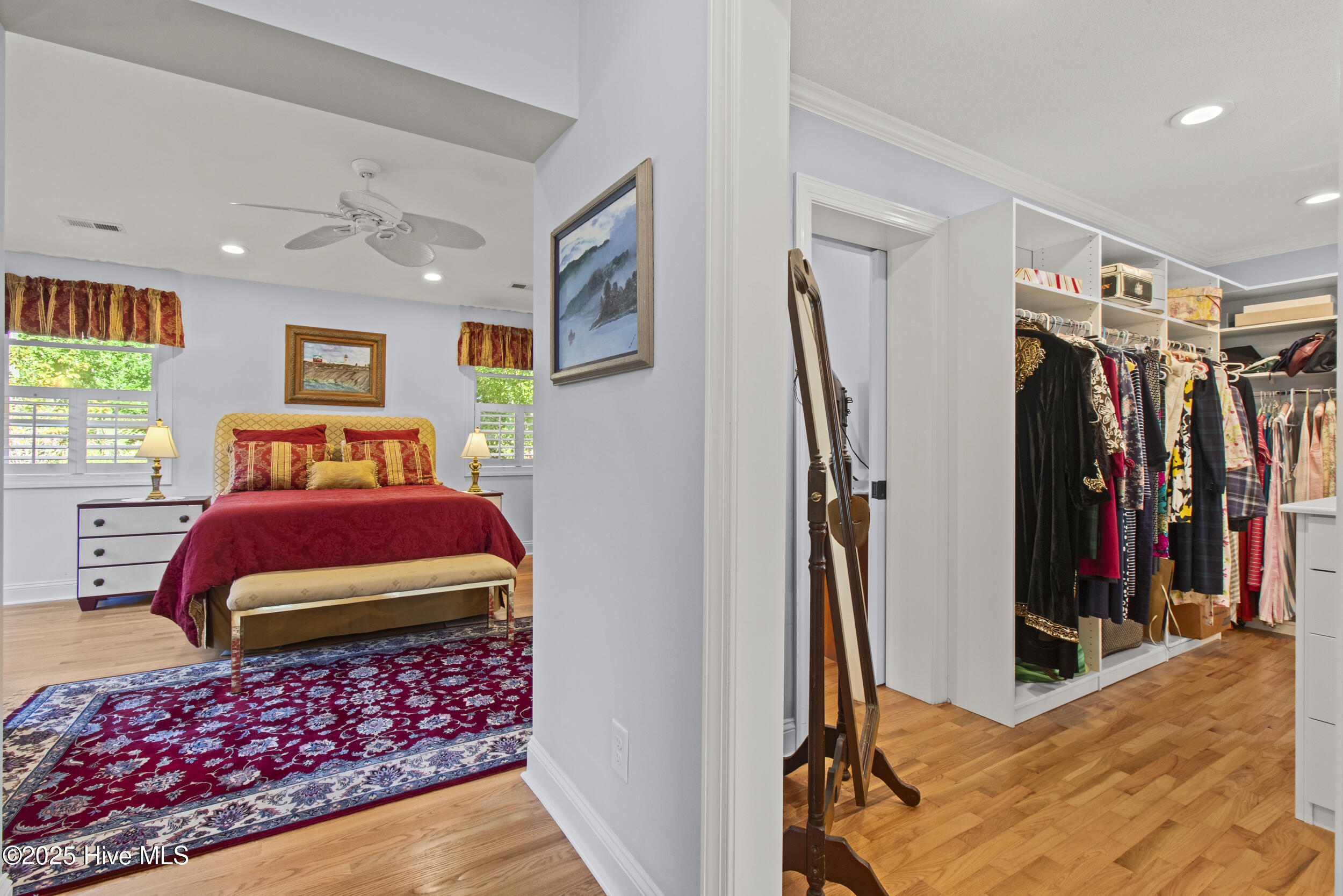 100537992 | Photo 19