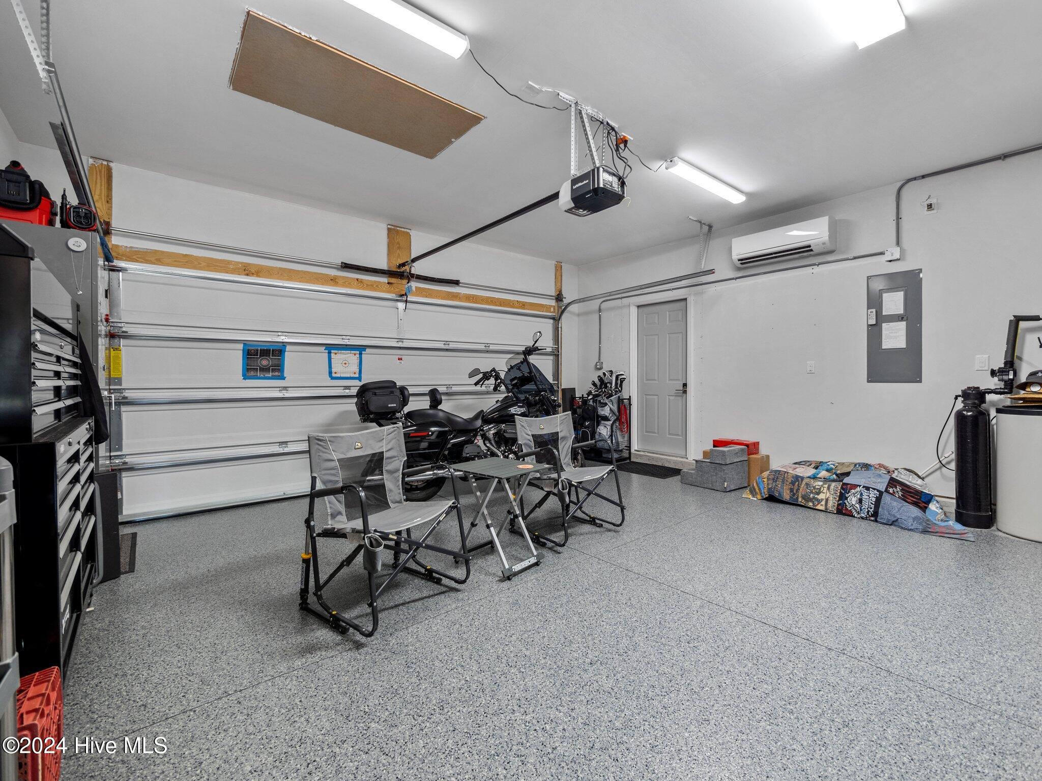 100562894 | Photo 33