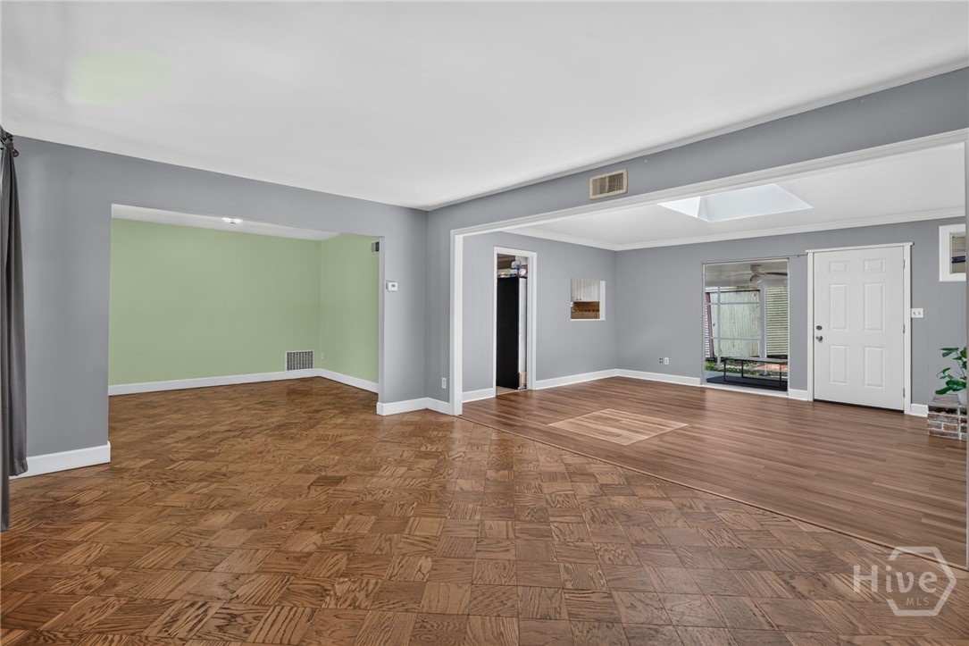 Photo 4 of Single family home for sale at 121 Juniper Cir, Savannah, GA 31419 | MLS# SA364086 | Listing updated on 2026-09-19