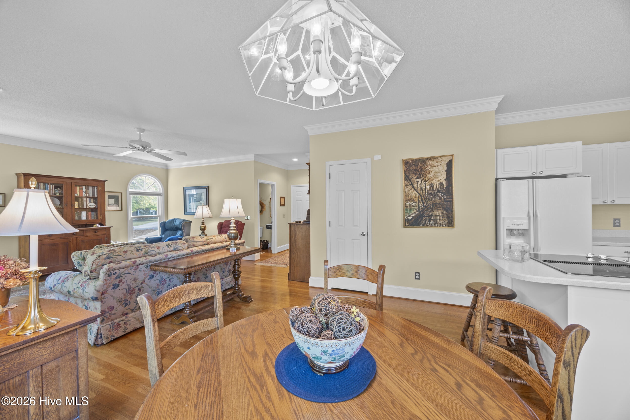 100564035 | Photo 24