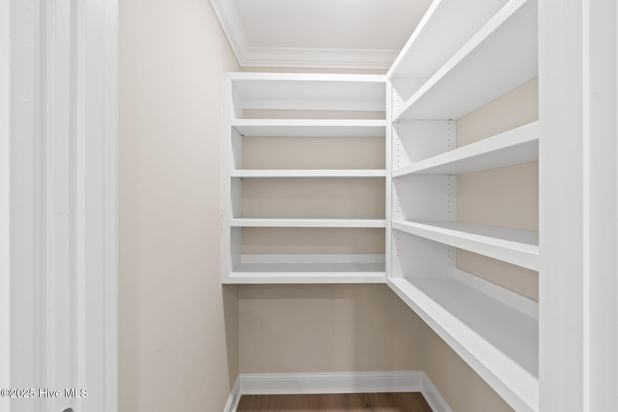 100540821 | Photo 22