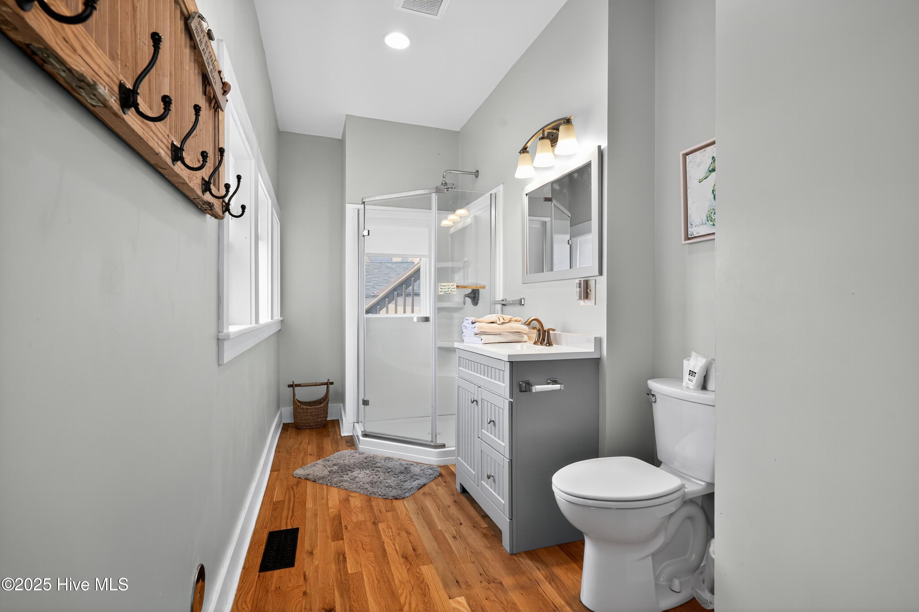 100525482 | Photo 33