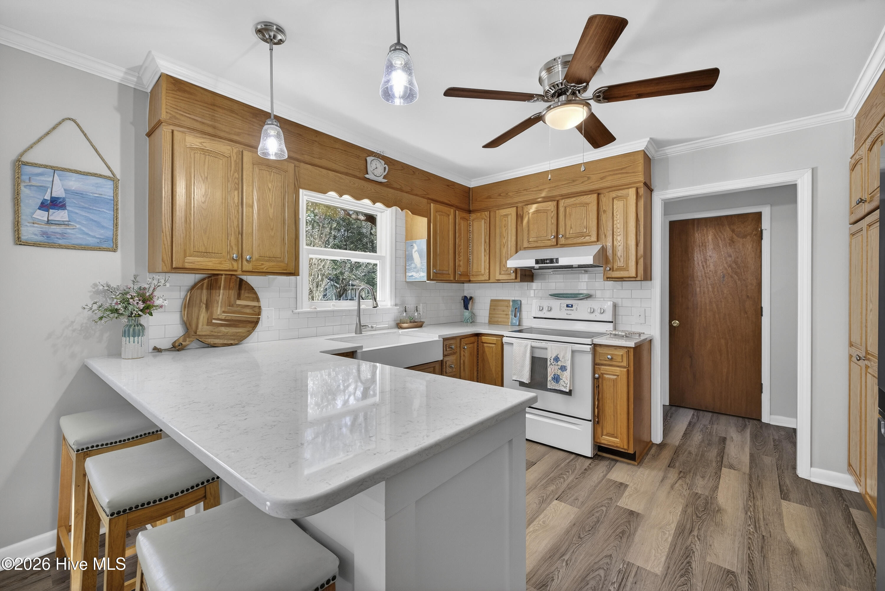 100556651 | Photo 13