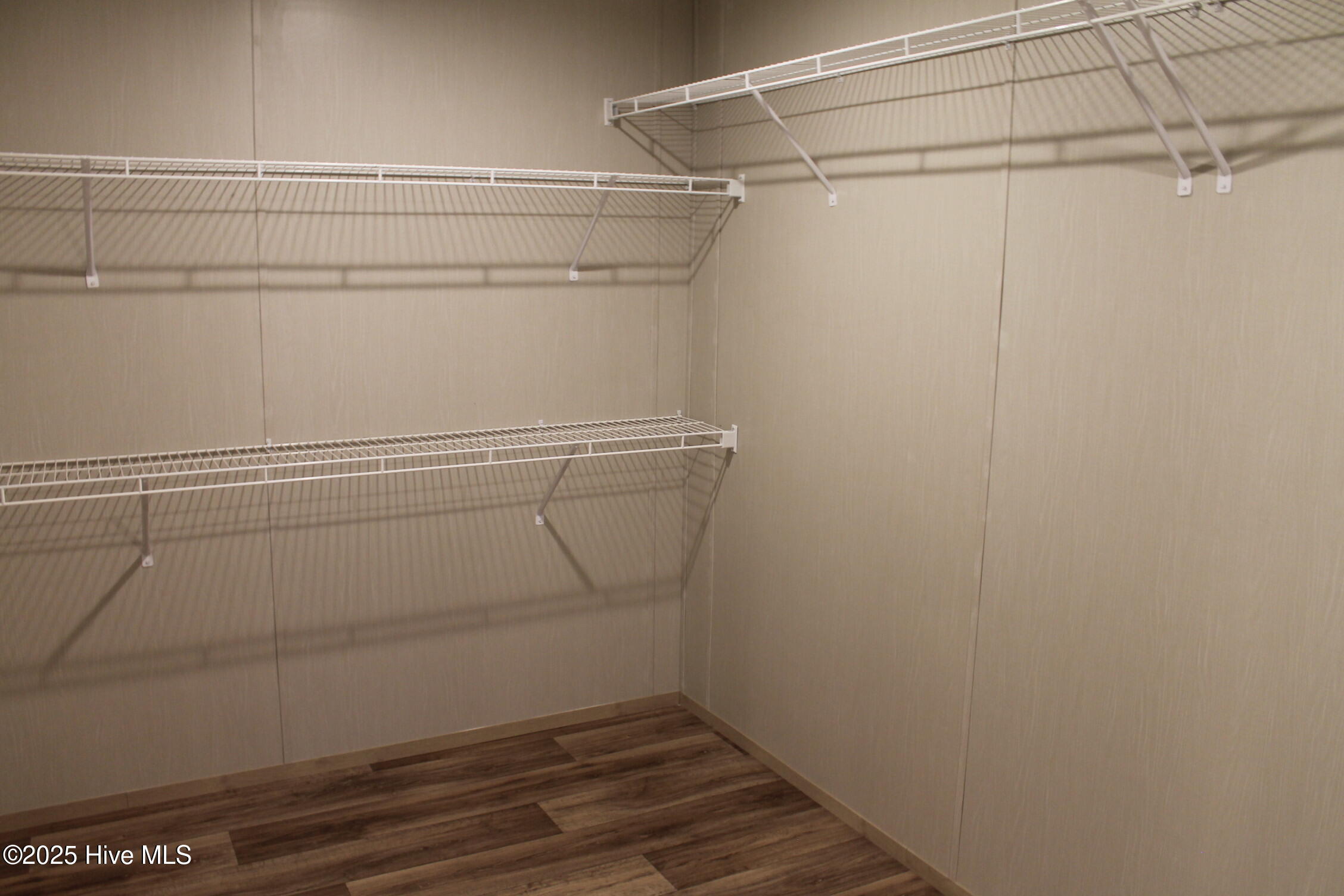 100528403 | Photo 38