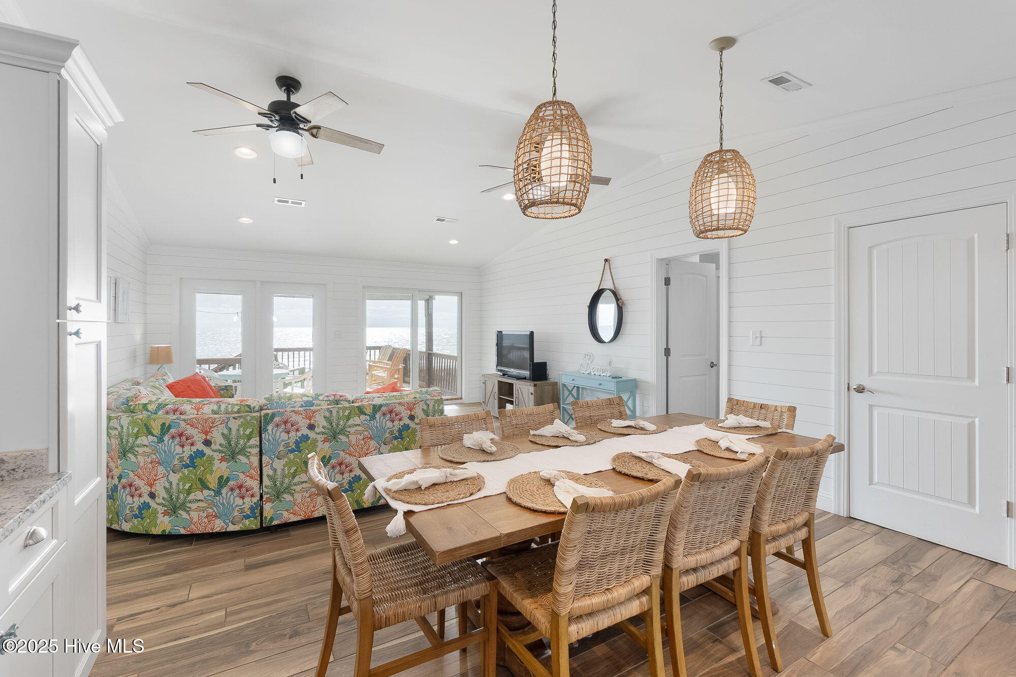 100543765 | Photo 10