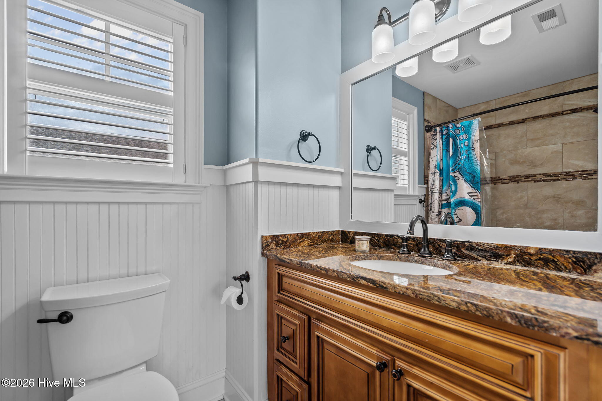 100564215 | Photo 37