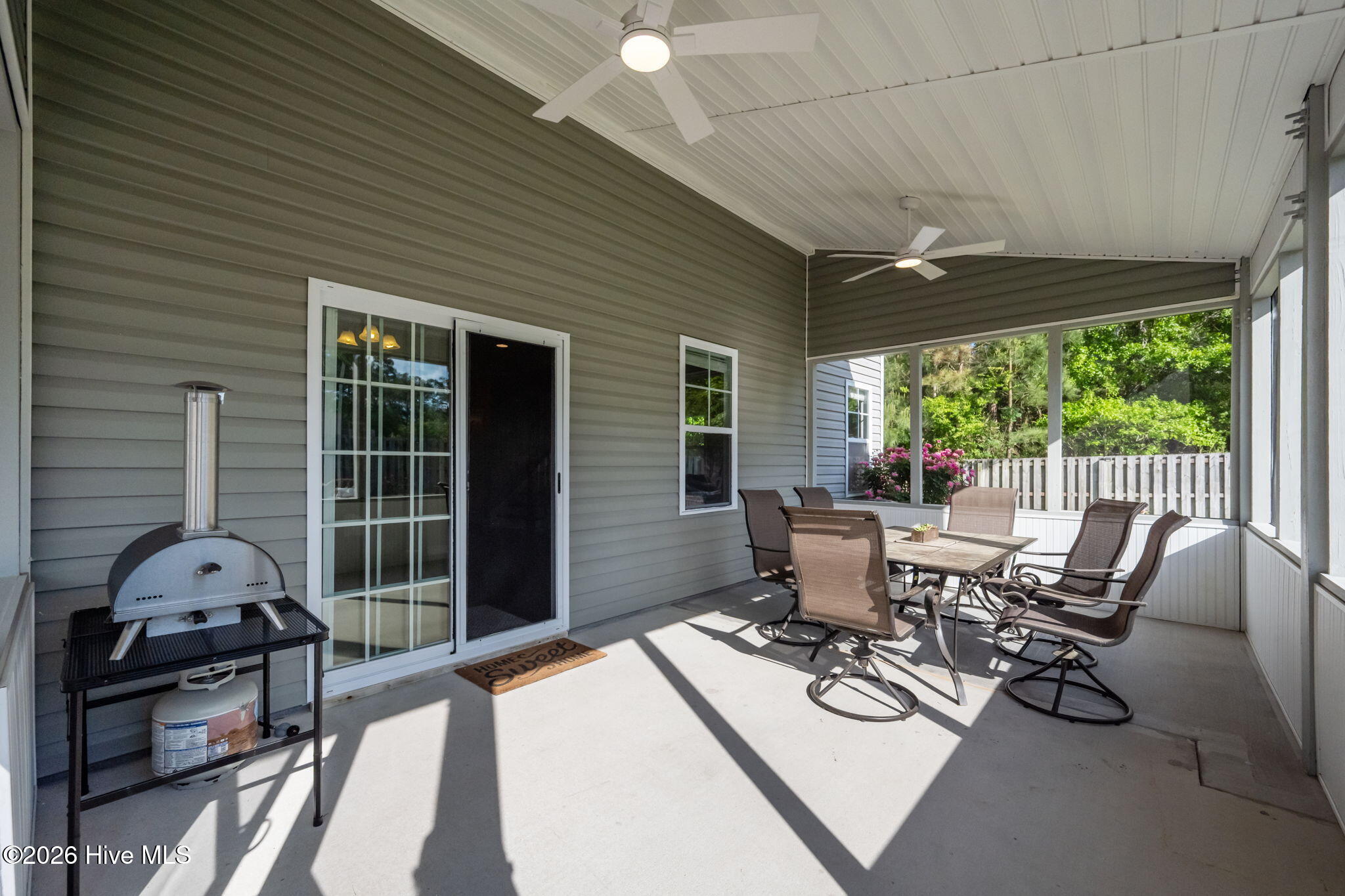 100568567 | Photo 36