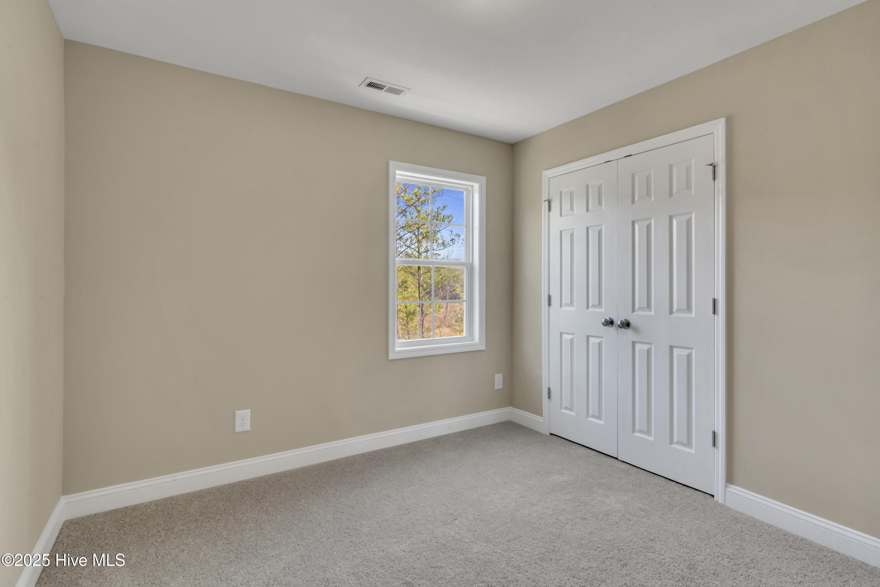 100566089 | Photo 31