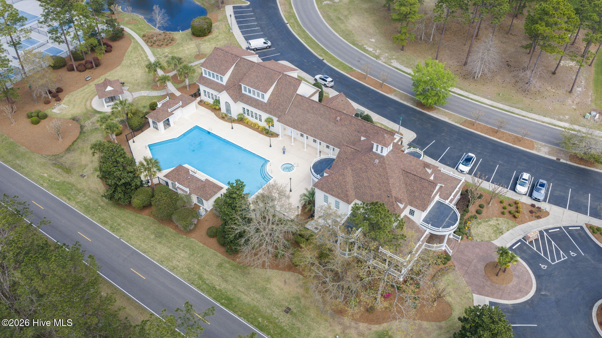 100564411 | Photo 40