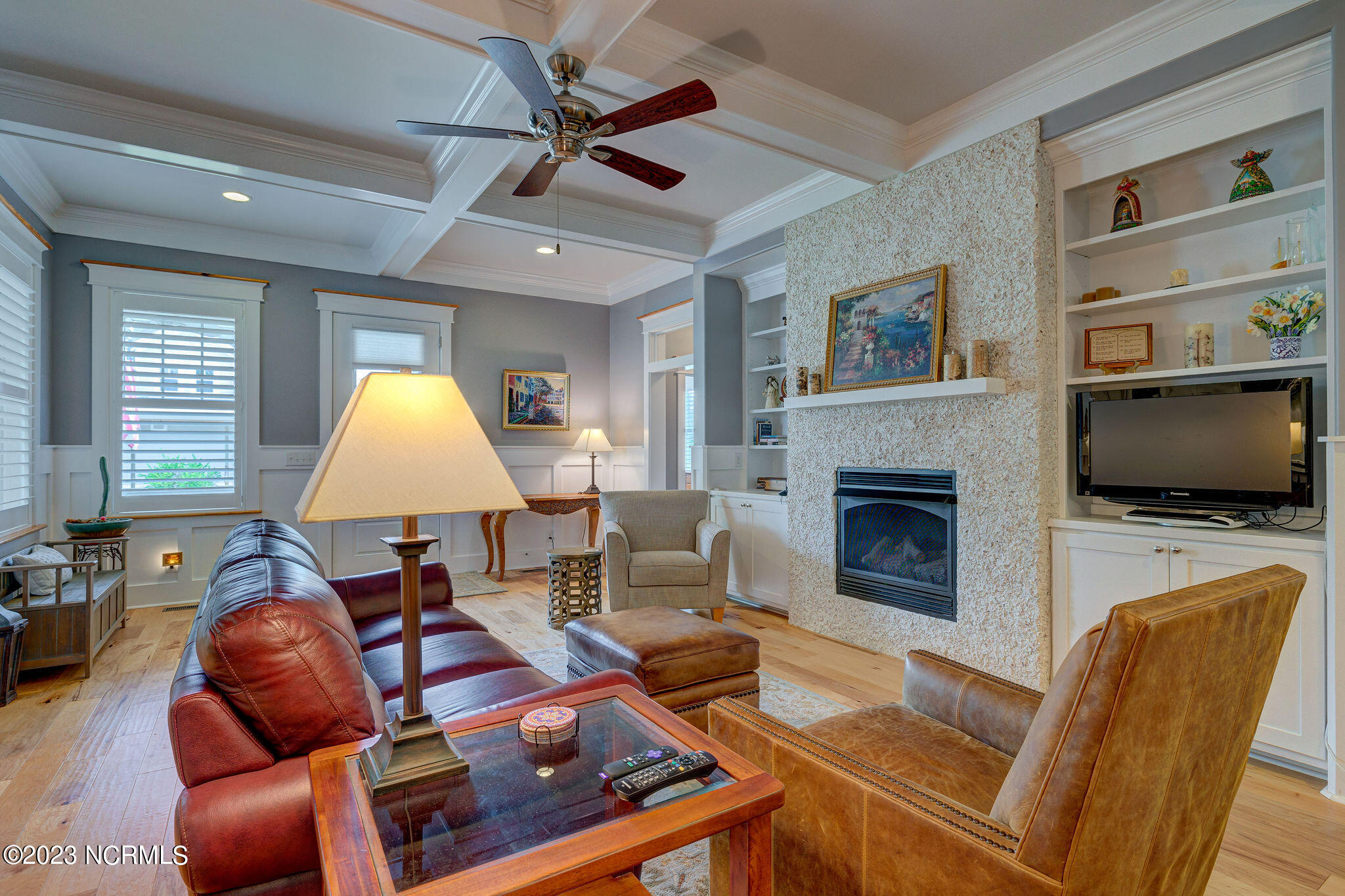 100568046 | Photo 23