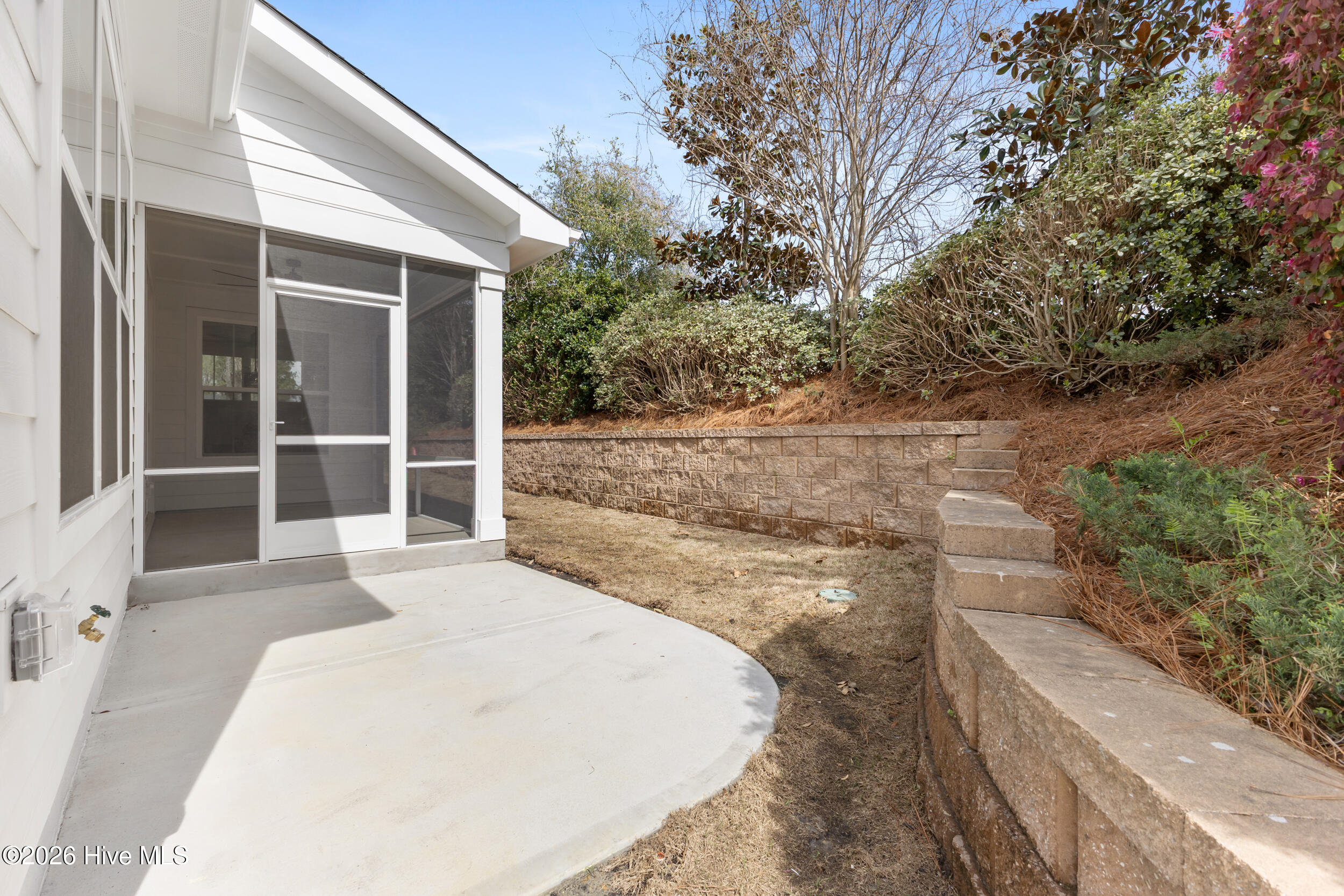 100561477 | Photo 40