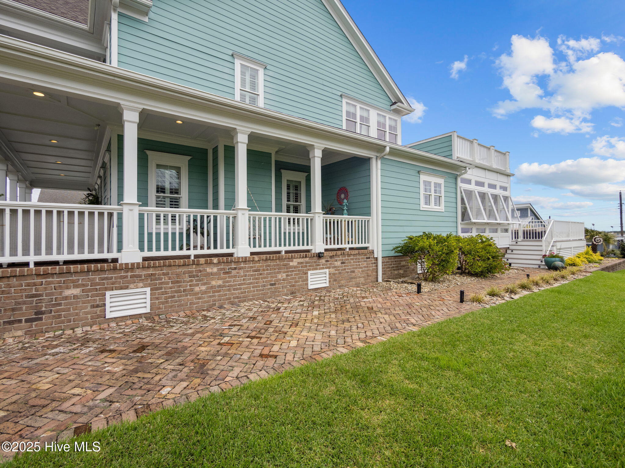 100527166 | Photo 17